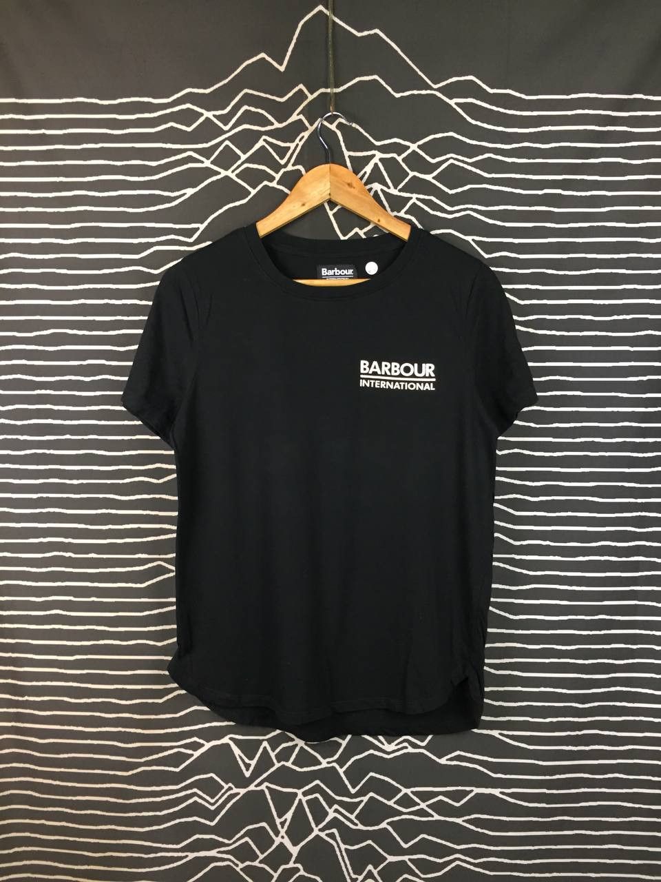 Barbour Barbour International Ellenbrook Curved Hem Tee Size S / US 4 / IT 40 - 2 Thumbnail