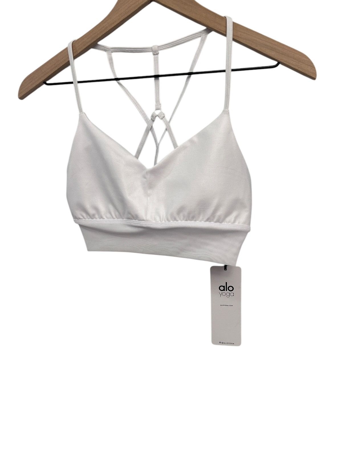 Alo Yoga Alo Yoga White Lavish Sports Bra Glossy White S NWT Size S / US 4 / IT 40 - 8 Thumbnail
