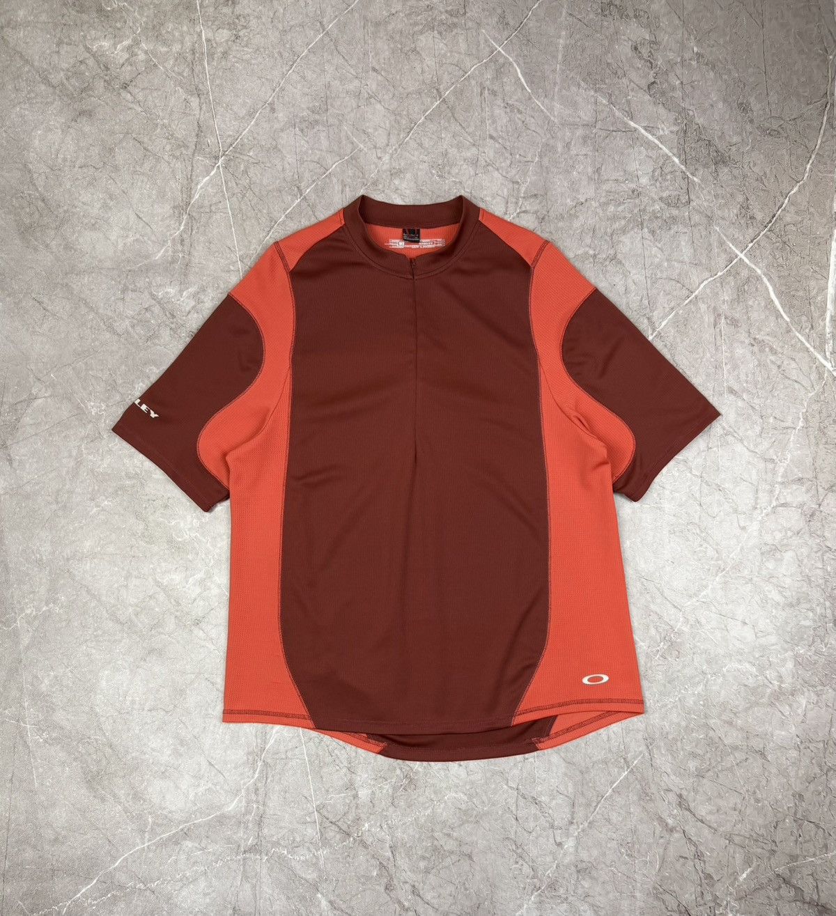 Oakley Vintage Oakley Jersey Tshirt Y2K Tee Size US L / EU 52-54 / 3 - 1 Thumbnail
