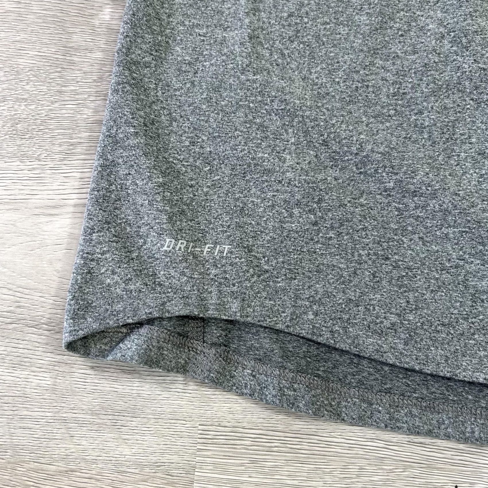 Nike Nike Dri-FIT Pullover Mens Large Gray 1/4 Zip Long Sleeve Top 504606-064 Size US L / EU 52-54 / 3 - 6 Thumbnail