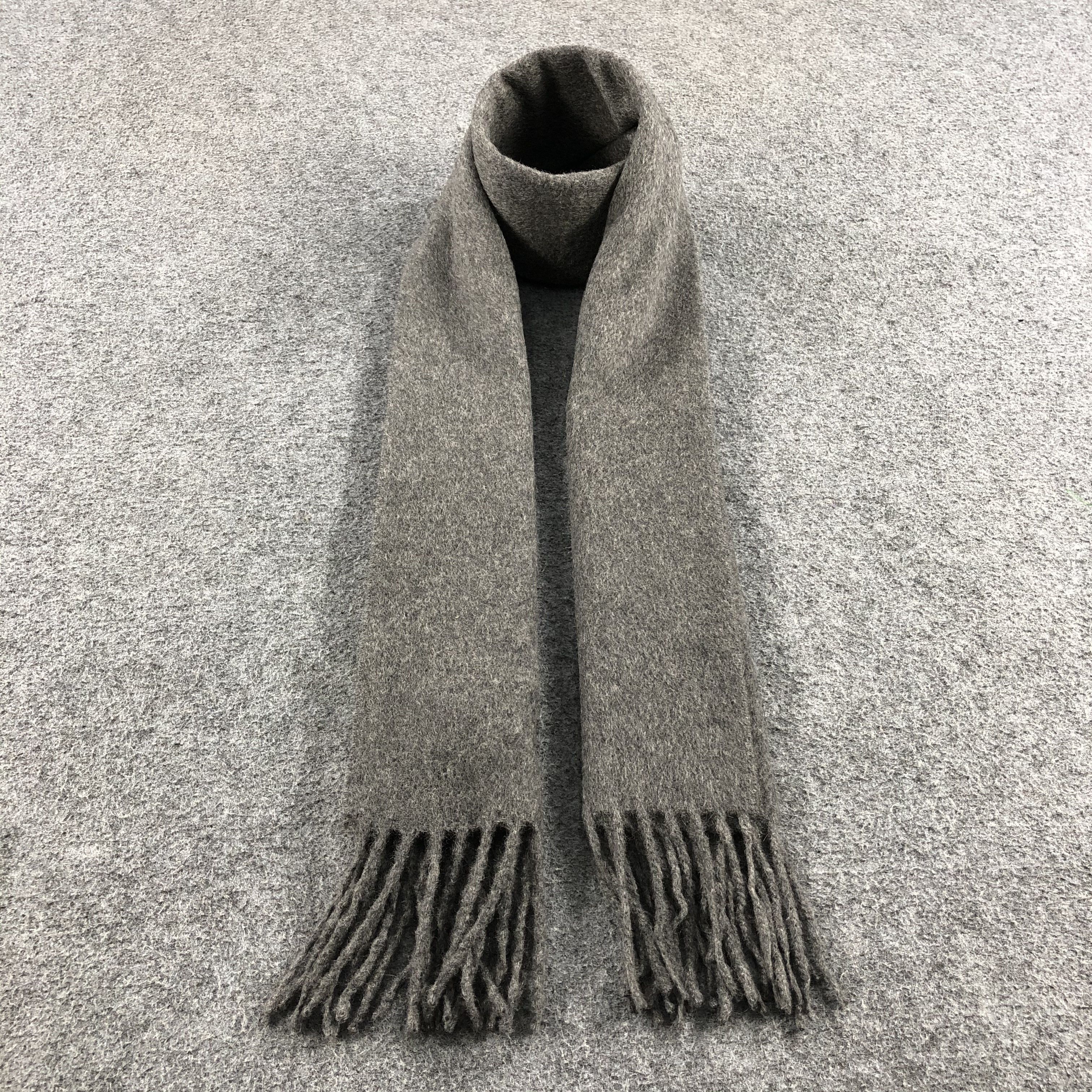 Guy Laroche Guy Laroche Cashmere Scarf Muffler V712 Size ONE SIZE - 1 Thumbnail