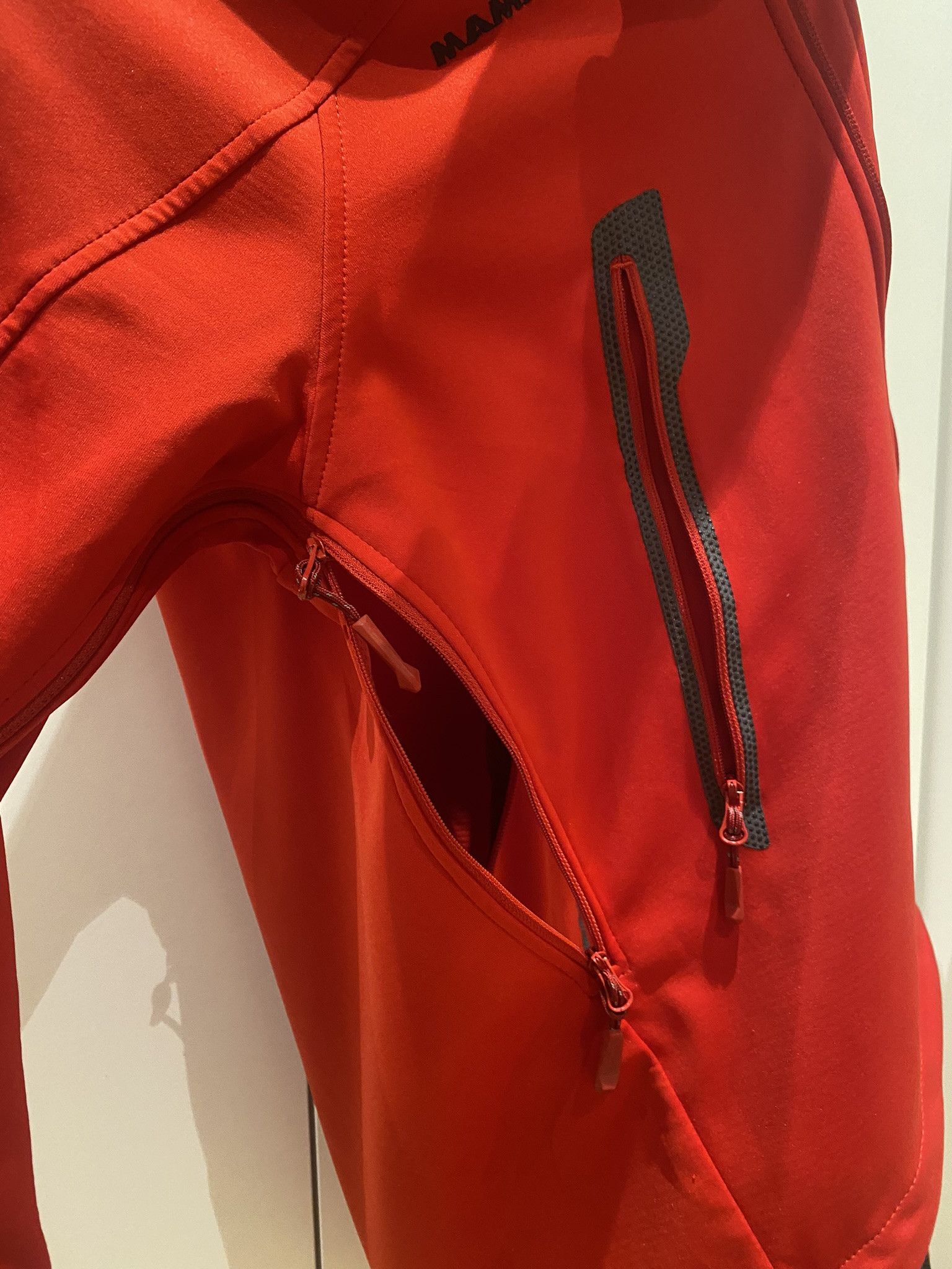 Mammut Mammut Ultimate Advanced Jacket Size S Size US S / EU 44-46 / 1 - 6 Thumbnail