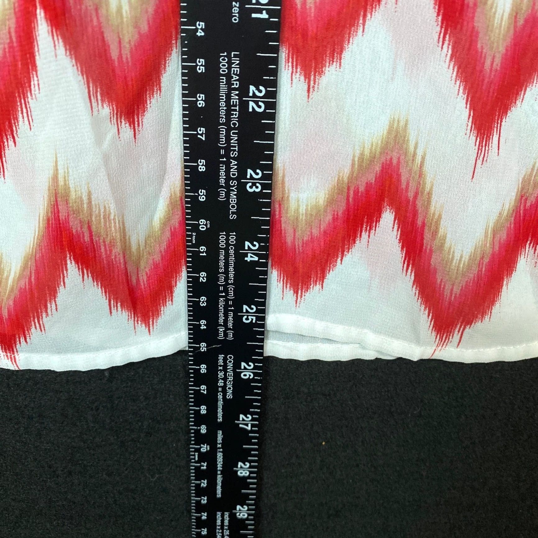 Liz Claiborne Liz Claiborne Womens Blouse Multicolor Zig Zag Sleeveless VNeck Henley Sheer L Shirt Size L / US 10 / IT 46 - 6 Thumbnail