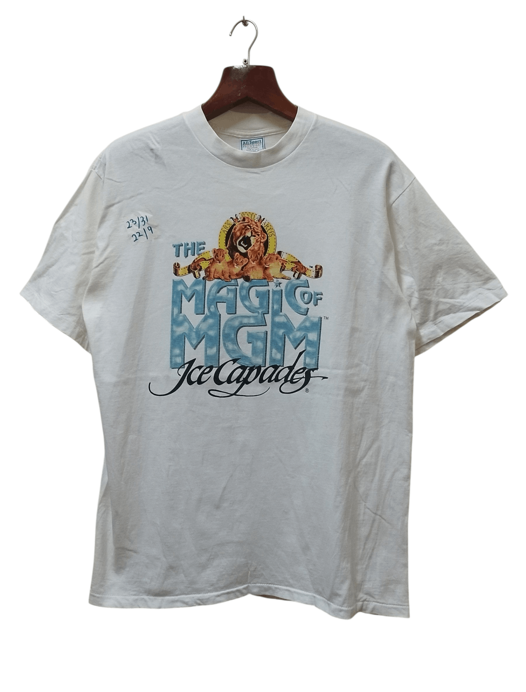Vintage VTG THE MAGIC MGM ICE CAPADES T-SHIRT MADE IN USA Size US XL / EU 56 / 4 - 1 Thumbnail