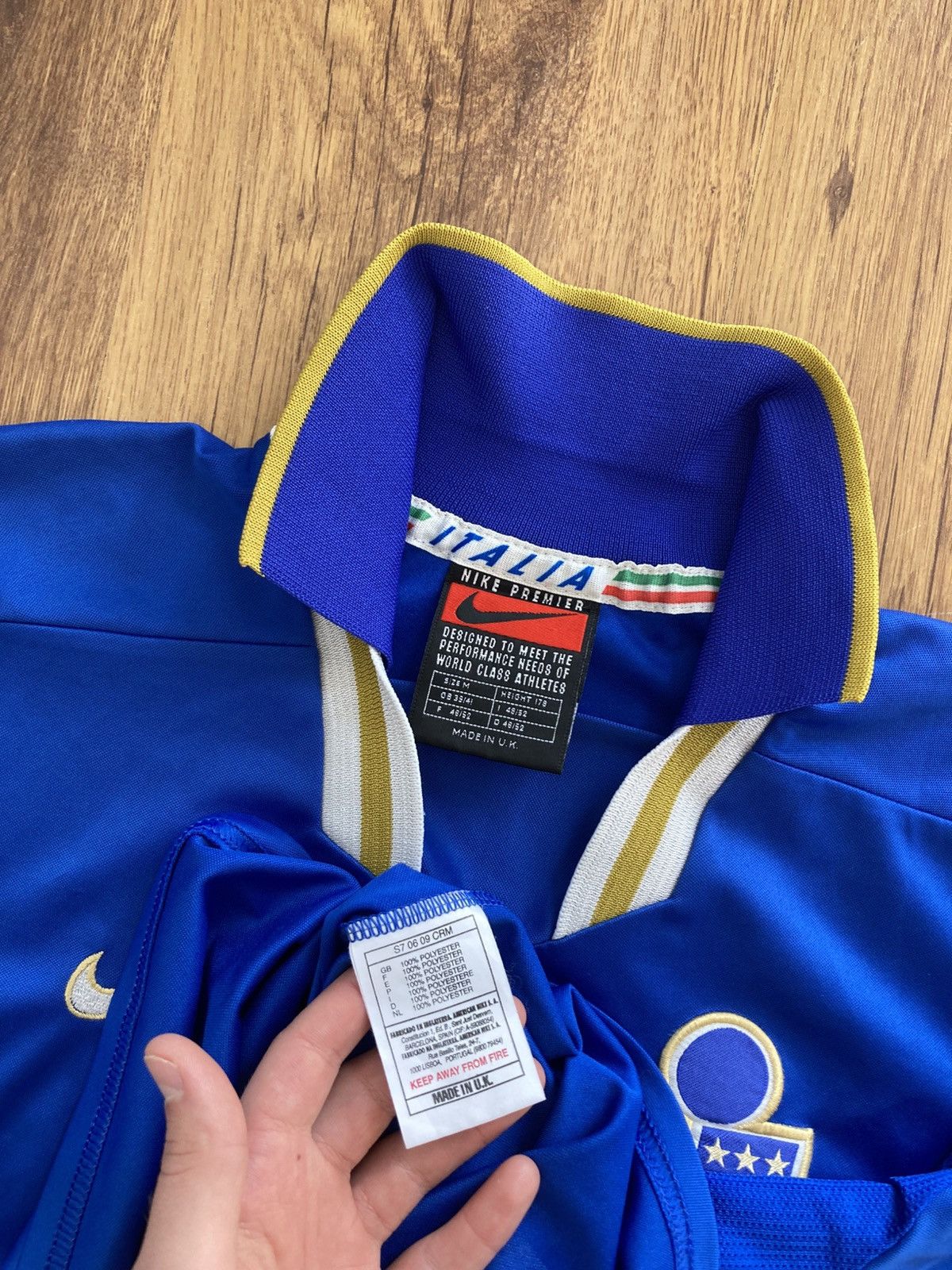 Vintage Vintage 1996 Nike italy soccer football jersey M y2k 90s Size US M / EU 48-50 / 2 - 9 Thumbnail