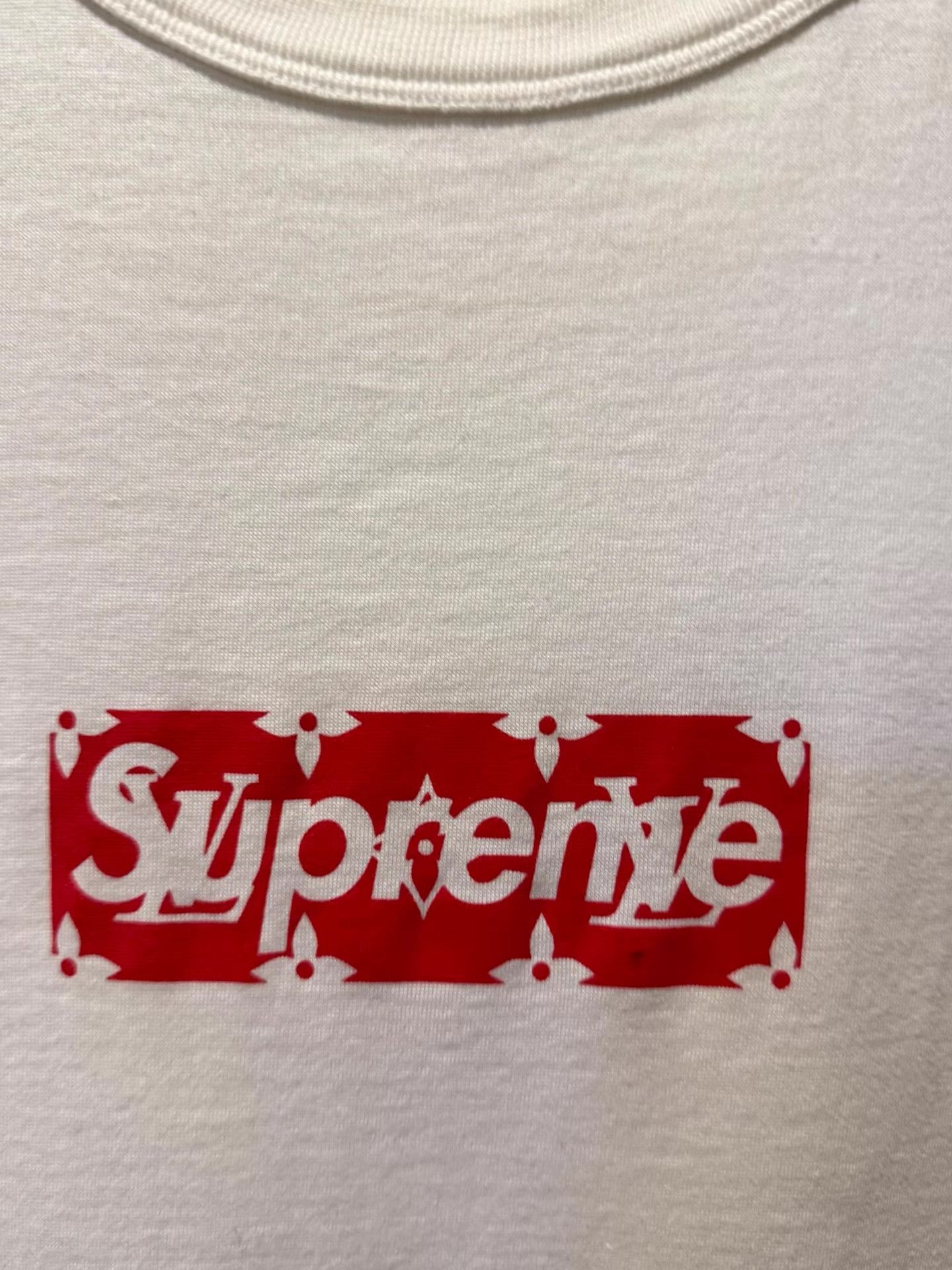 Louis Vuitton Louis Vuitton x Supreme Box Logo T‑shirt Ｑ20 Size US L / EU 52-54 / 3 - 6 Thumbnail