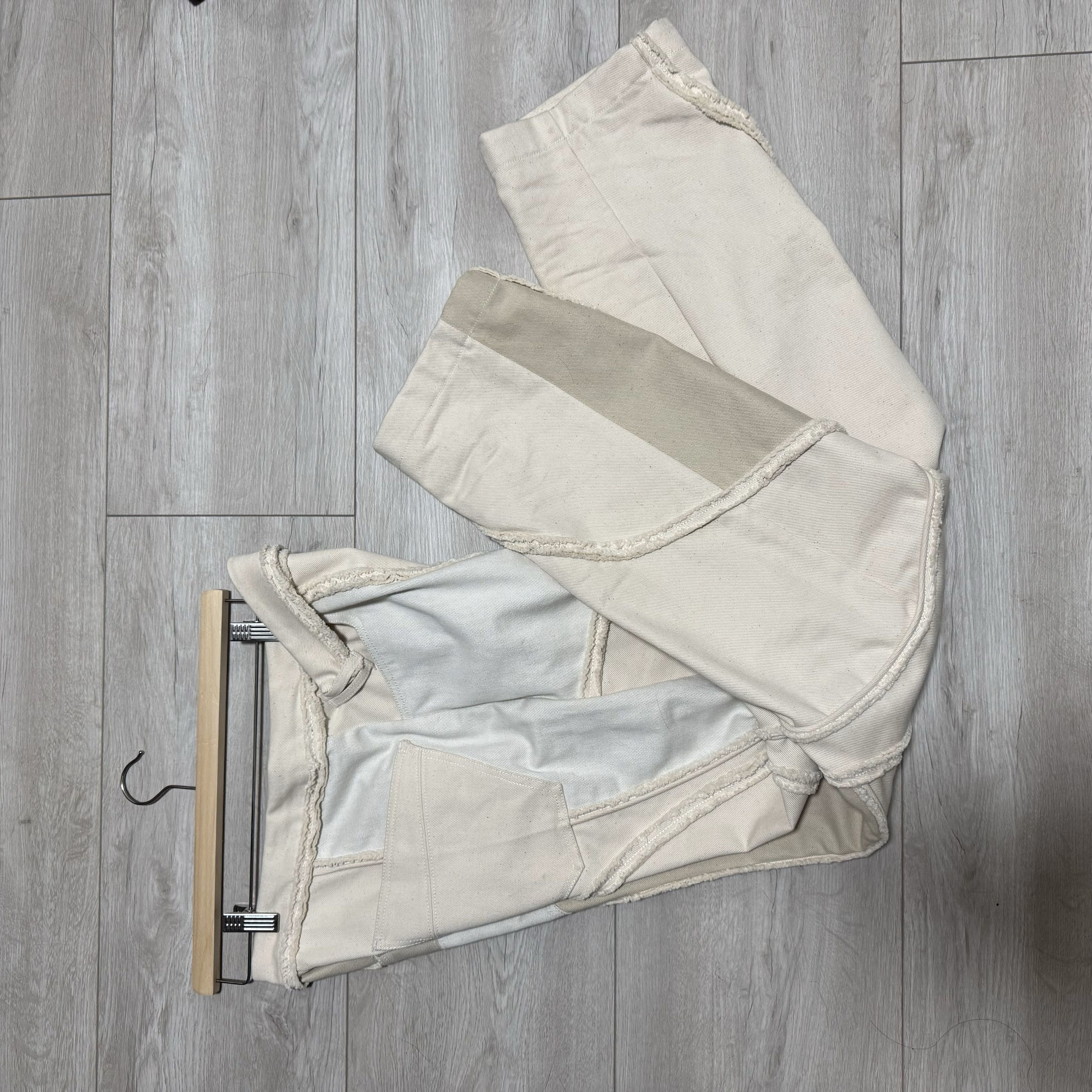 Mainline:RUS/Fr.CA/DE SS23 EREN beige two-toned distressed piping denim trousers. Size US 30 / EU 46 - 2 Thumbnail
