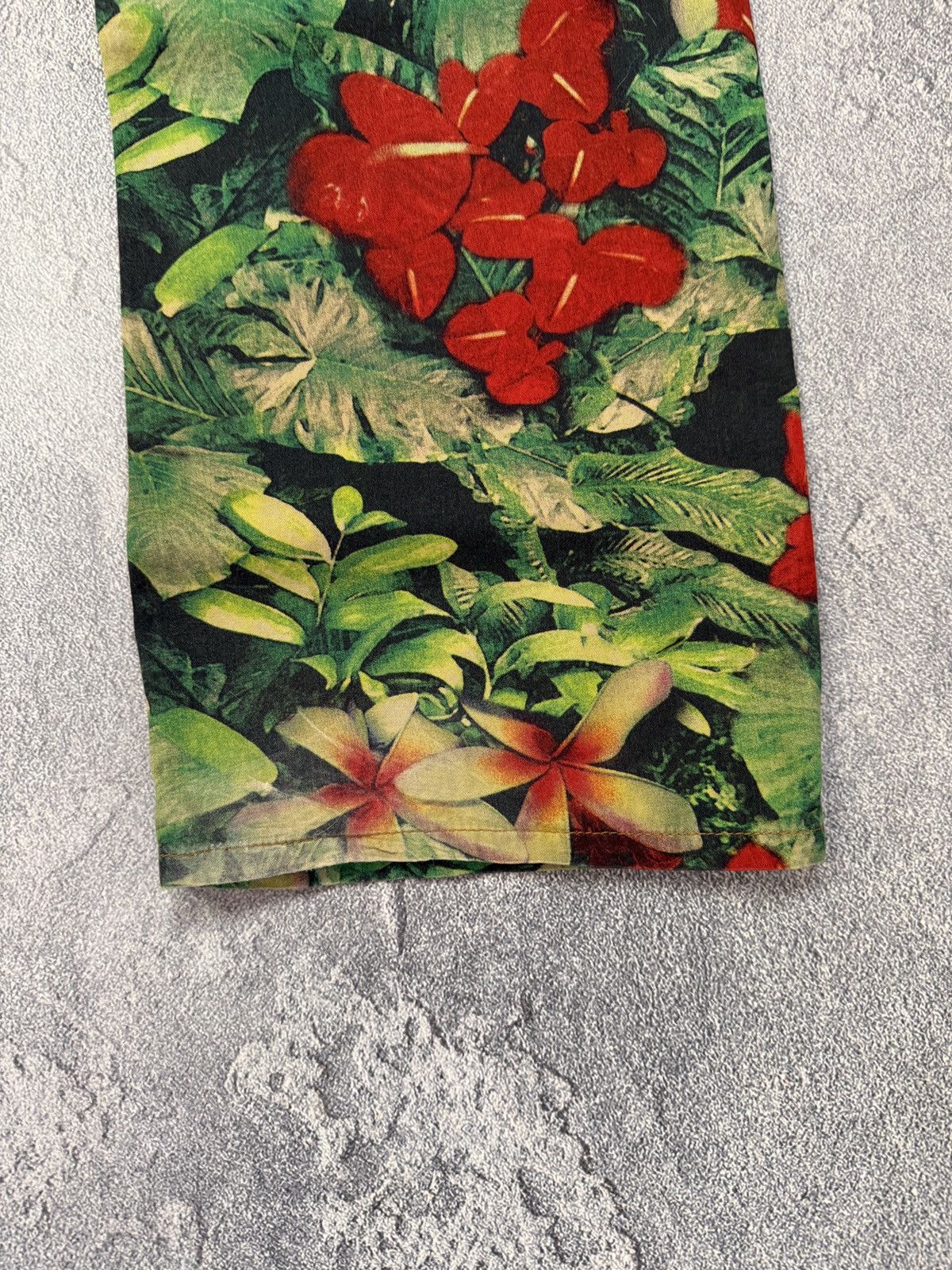 Dolce & Gabbana Dolce and Gabbana - SS ‘03- Full Print Floral Pants Size US 33 - 15 Thumbnail