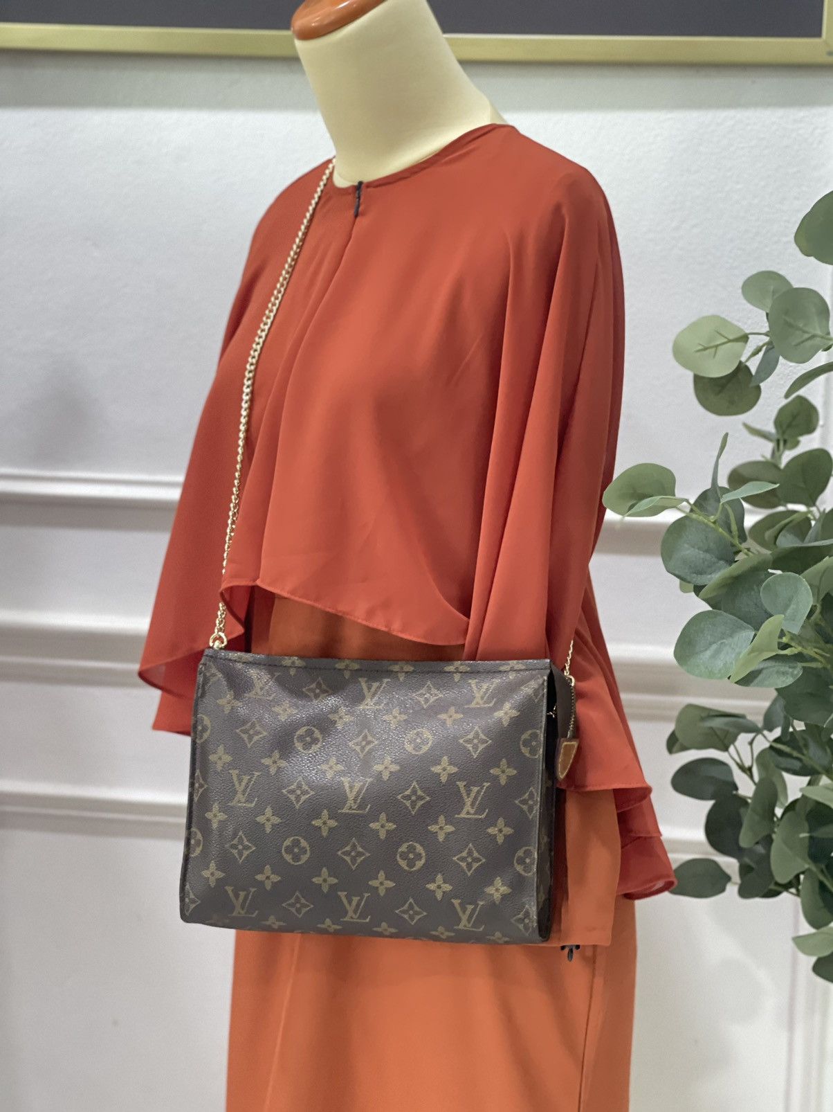 Louis Vuitton Authentic LOUIS VUITTON Mono Porce Toilette Bag Size ONE SIZE - 3 Thumbnail