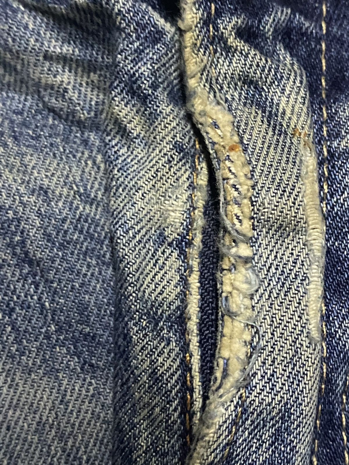 Japanese Brand Vintage Uniqlo Faded Wash Distressed Loose Jeans Size US 35 - 10 Thumbnail