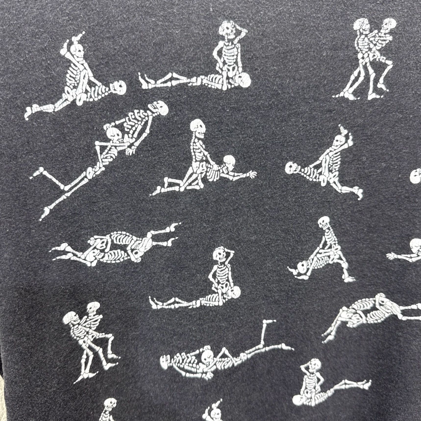 Vintage VINTAGE 90s Skeleton Sex Positions T-Shirt Unisex Adult Medium Black Cotton Horror Skull Funny Retro Size US M / EU 48-50 / 2 - 6 Thumbnail