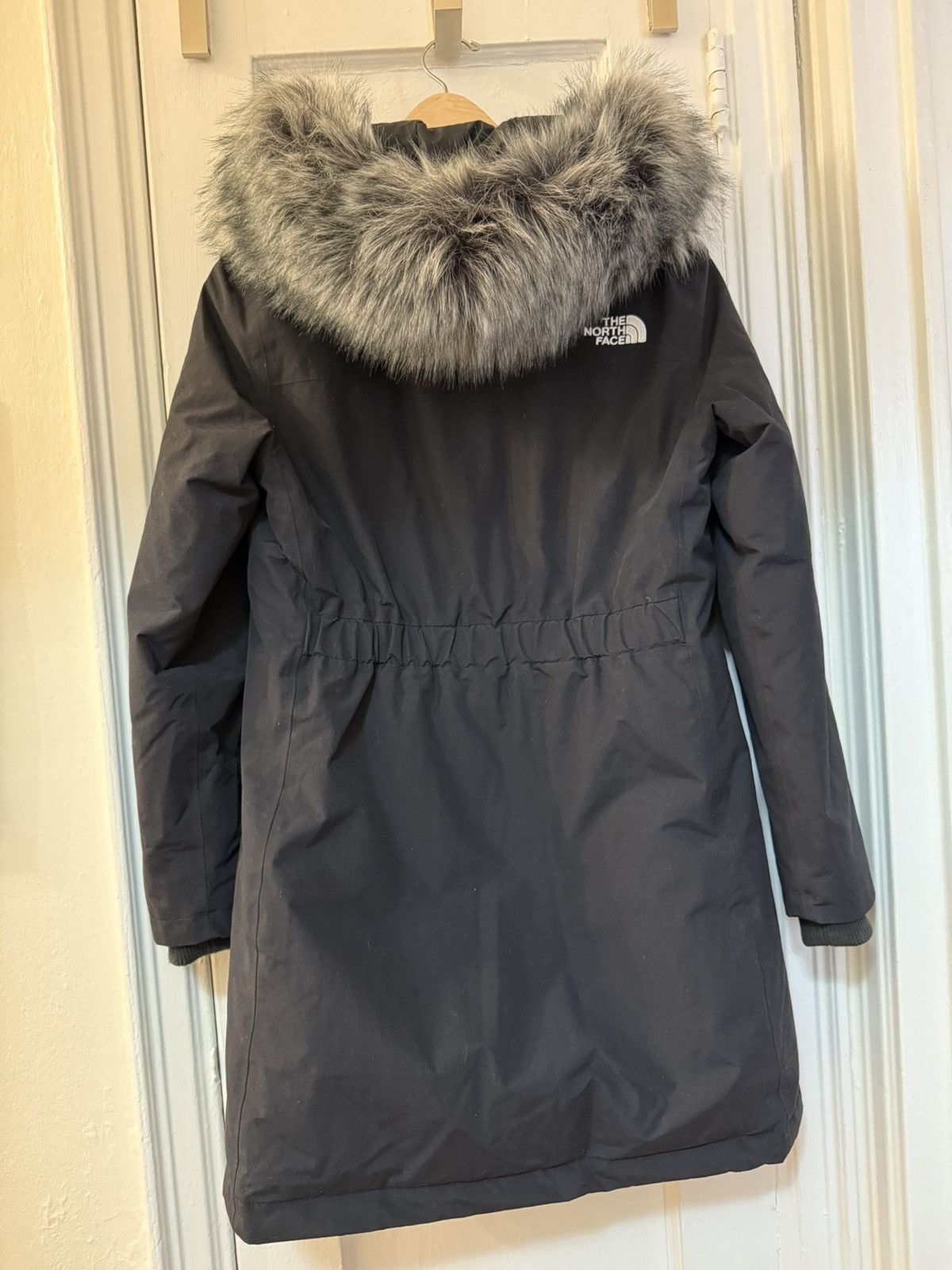 The North Face The North Face Women's Arctic Hooded Faux-Fur-Trim Parka Size M / US 6-8 / IT 42-44 - 2 Thumbnail