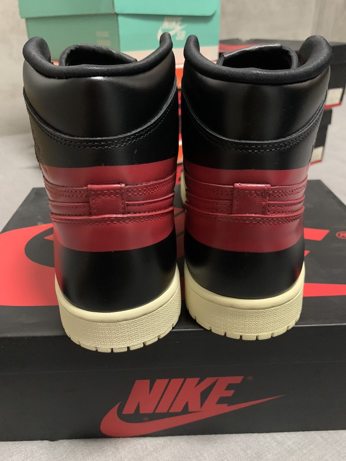 Nike Air Jordan 1 High OG Defiant Size 10 Size US 10 / EU 43 - 4 Thumbnail