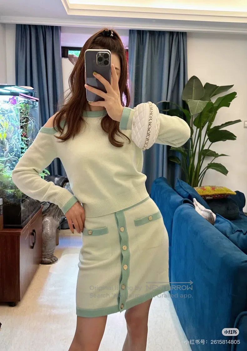 Chanel Chanel 23S Green off-the-shoulder long-sleeved knitwear Size XS / US 0-2 / IT 36-38 - 9 Thumbnail
