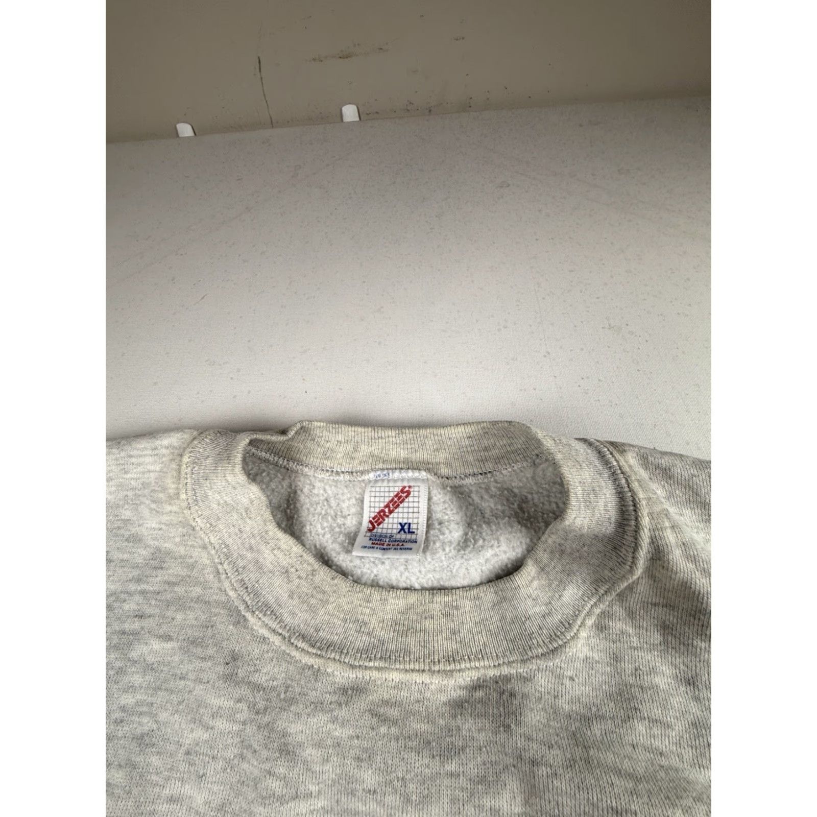 Vintage VINTAGE Mens Sweatshirt Navy U.S.S. INTREPID Size XL Gray Mens Navy Sweatshirt Light wear Pre owned Used with stains 330 Size US XL / EU 56 / 4 - 3 Thumbnail