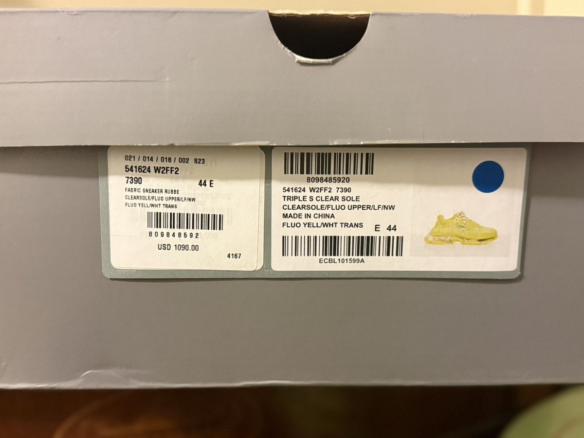 Balenciaga Balenciaga Triple S BRAND NEW Size US 11 / EU 44 - 12 Thumbnail