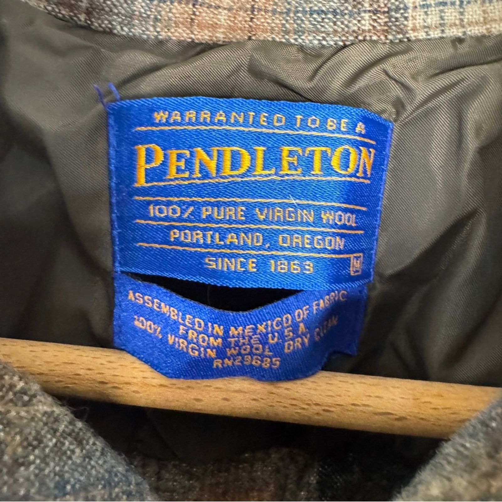 Pendleton × Vintage Vintage Pendleton Board Shirt Plaid Virgin Wool Size Medium Size US M / EU 48-50 / 2 - 6 Thumbnail