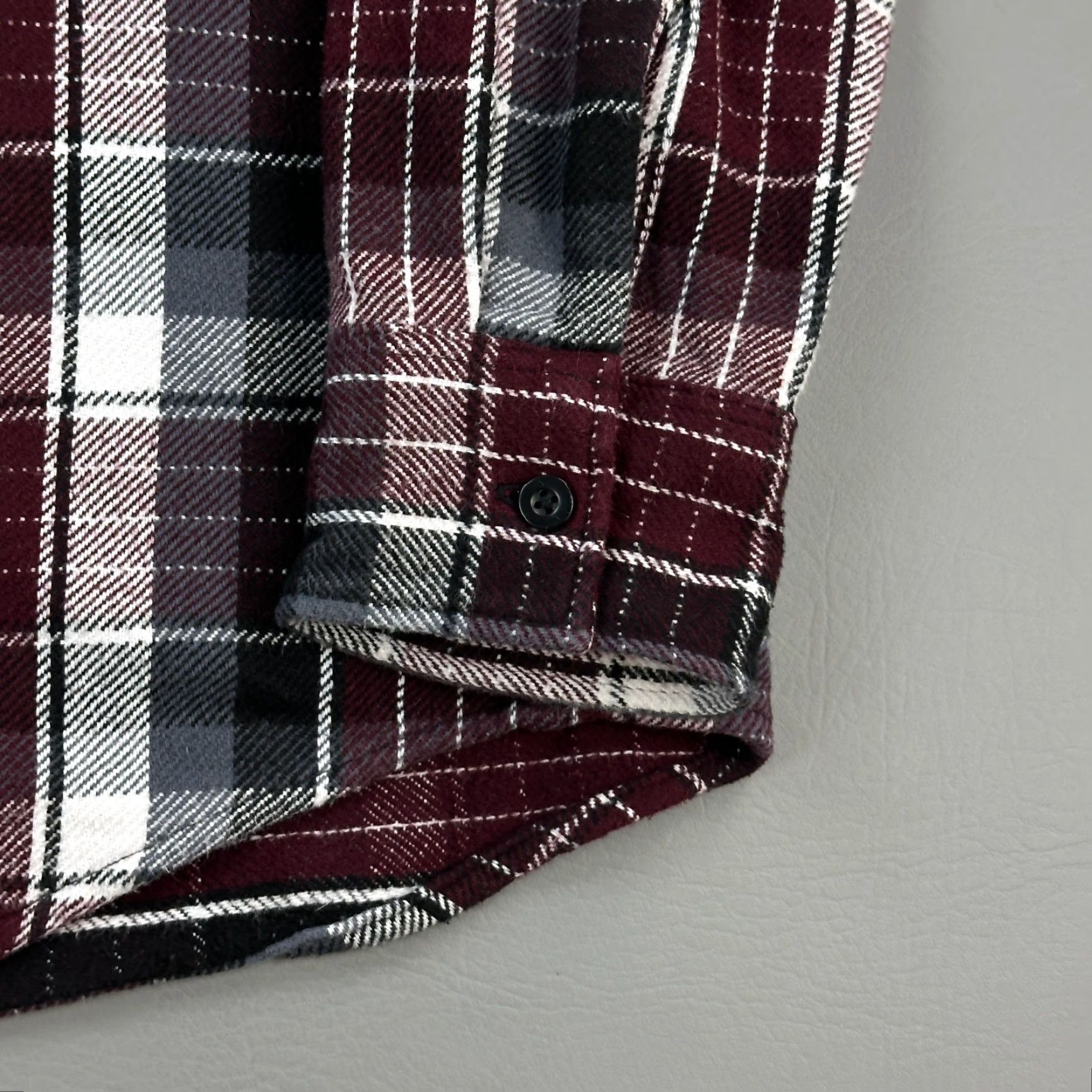 American Eagle Outfitters American Eagle Outfitters Shirt Mens Large Plaid Flannel Heavyweight Classic Button-Up Size US L / EU 52-54 / 3 - 3 Thumbnail