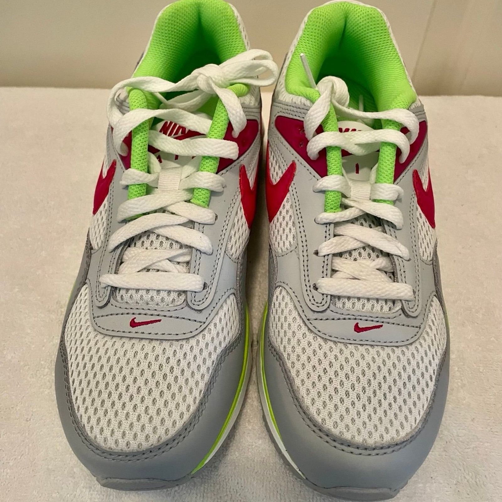 Nike Nike Air Max Sneaker - Women’s Size 7.5 Size US 7.5 / IT 37.5 - 7 Thumbnail