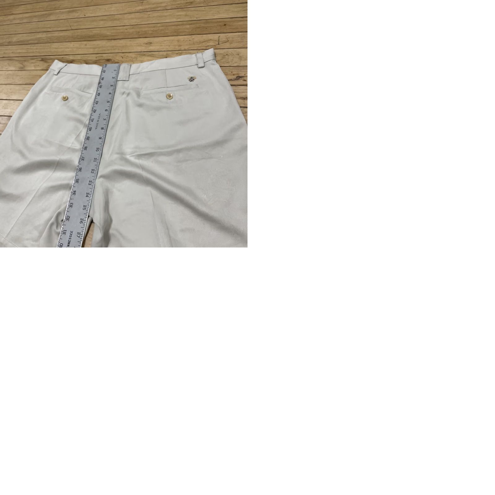 Tommy Bahama VINTAGE Tommy Bahama Pleated Silk Shorts Men 36 Cream Ivory 7" Y2k Old Money Preppy Grunge 90s Beachy Nautical Casual Travel Pockets Mens Size US 36 / EU 52 - 12 Thumbnail