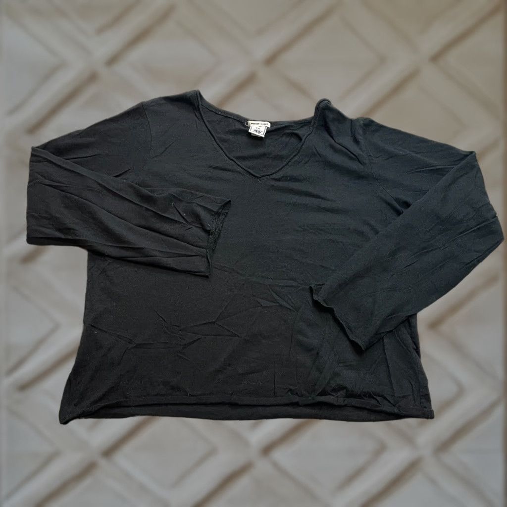Old Navy Old Navy Shirt Womens 2XL Black V-Neck Lightweight Top Soft Size XXL / US 16-18 / IT 52-54 - 1 Thumbnail