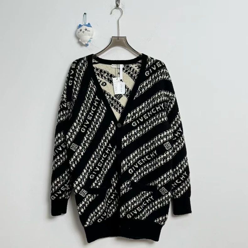 Givenchy Givenchy Black and White Bullet Screen Printed Logo Cardiga Size US XL / EU 56 / 4 - 1 Thumbnail