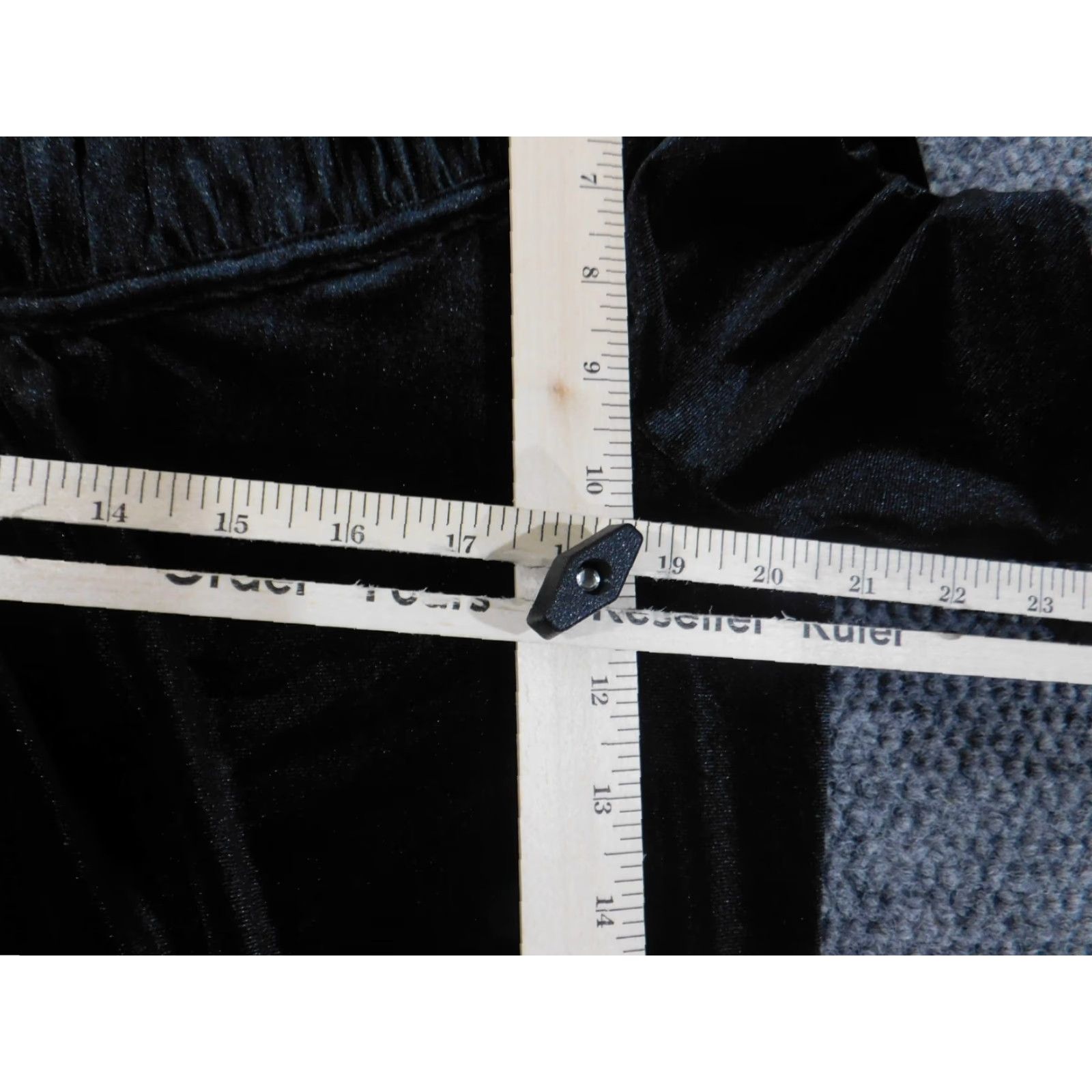 Ann Taylor Ann Taylor Loft Shirt Womens Large Black Velvet Pullover Round Neck Long Sleeve Button Stretch Casual Blouse Basic Regular Size L / US 10 / IT 46 - 5 Thumbnail