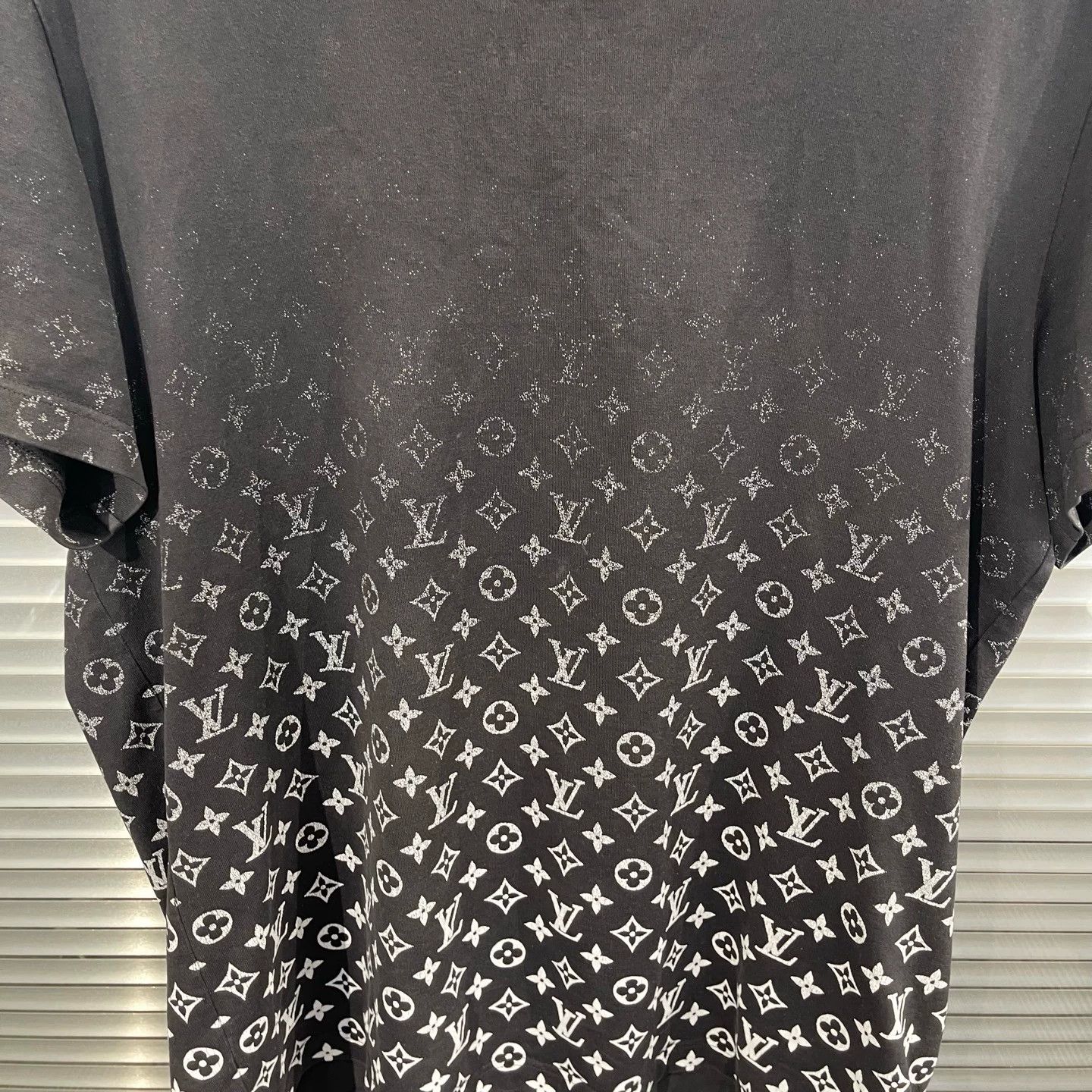 Louis Vuitton LV Hit Gradient Monogram Allover Print SS Tee Size US XXL / EU 58 / 5 - 4 Thumbnail
