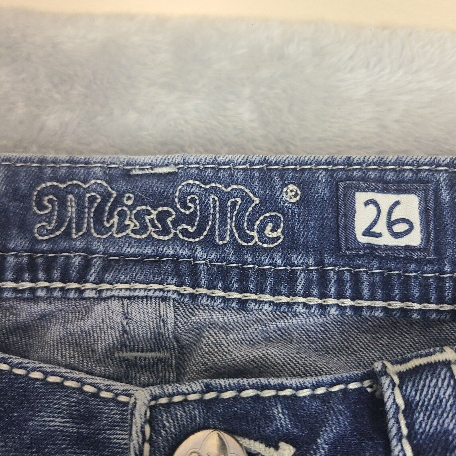 Miss Me Miss Me Jeans Sz 26 Signature Straight FIt Rhinestone Low Ri Size 26" / US 2 / IT 38 - 2 Thumbnail