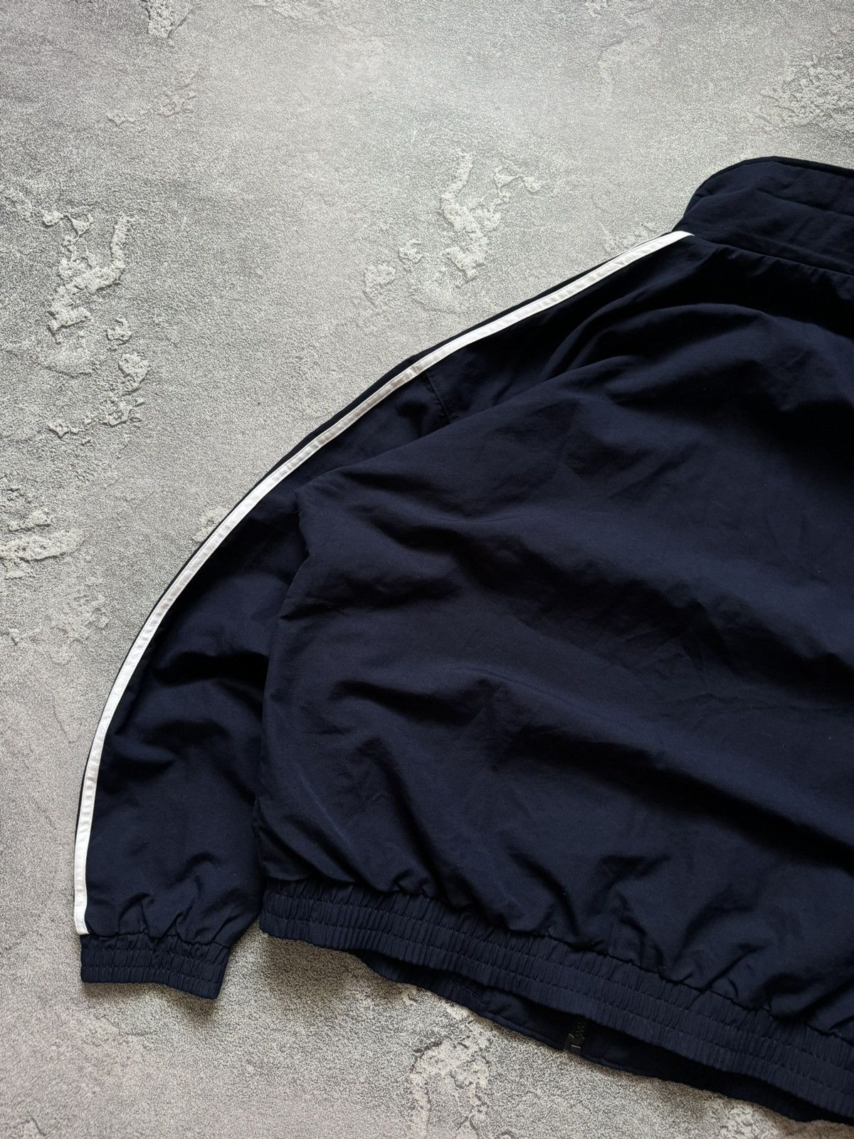 Adidas × Vintage Adidas L/XL vintage 3 stripes jacket zip bomber light Size US L / EU 52-54 / 3 - 15 Thumbnail