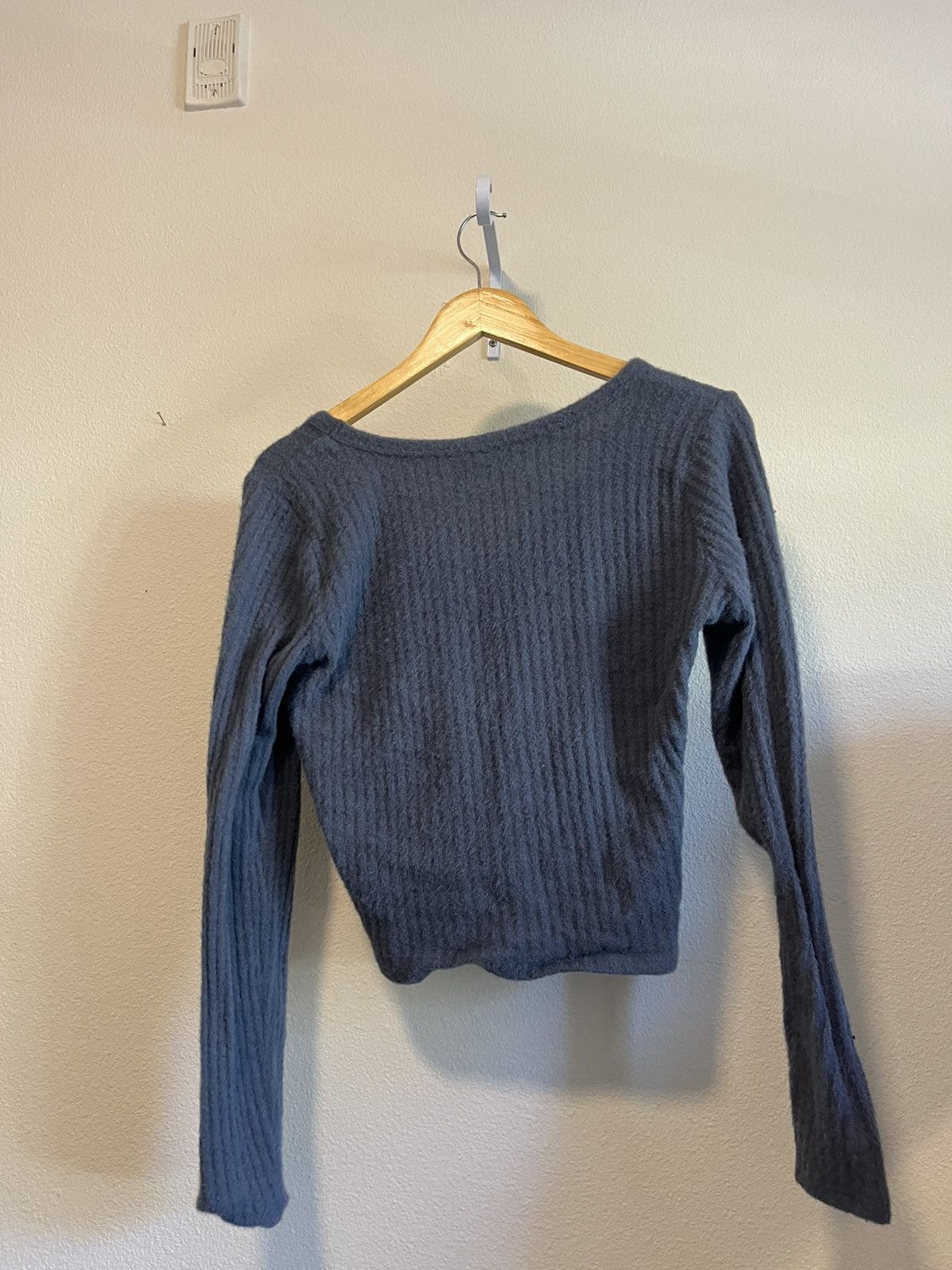 Hollister Hollister soft blue v-neck light sweater Size L / US 10 / IT 46 - 3 Thumbnail