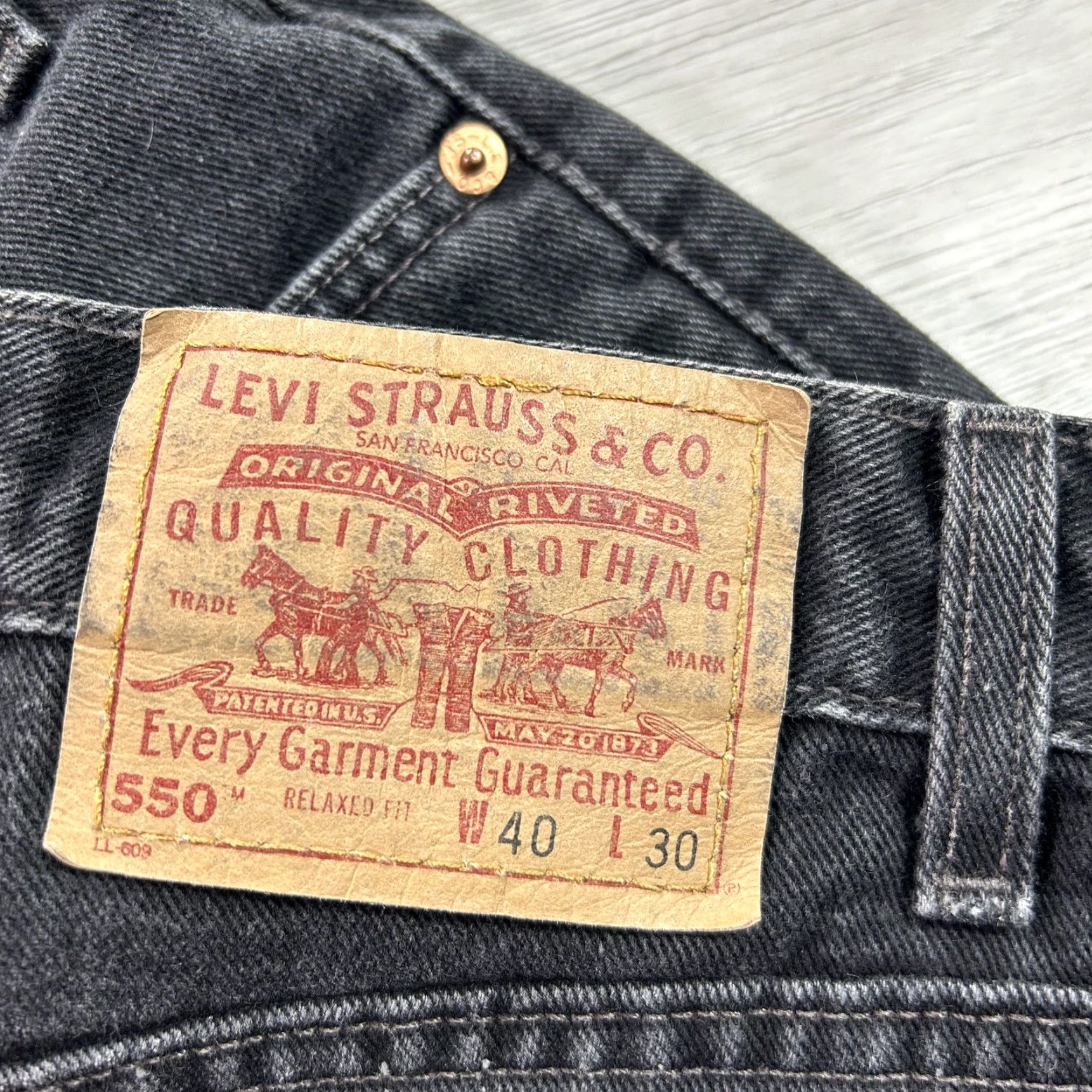 Levi's VINTAGE Levi's 550 Jeans Mens 40x30 Gray Relaxed Tapered Denim Made USA 90s Size US 40 / EU 56 - 3 Thumbnail