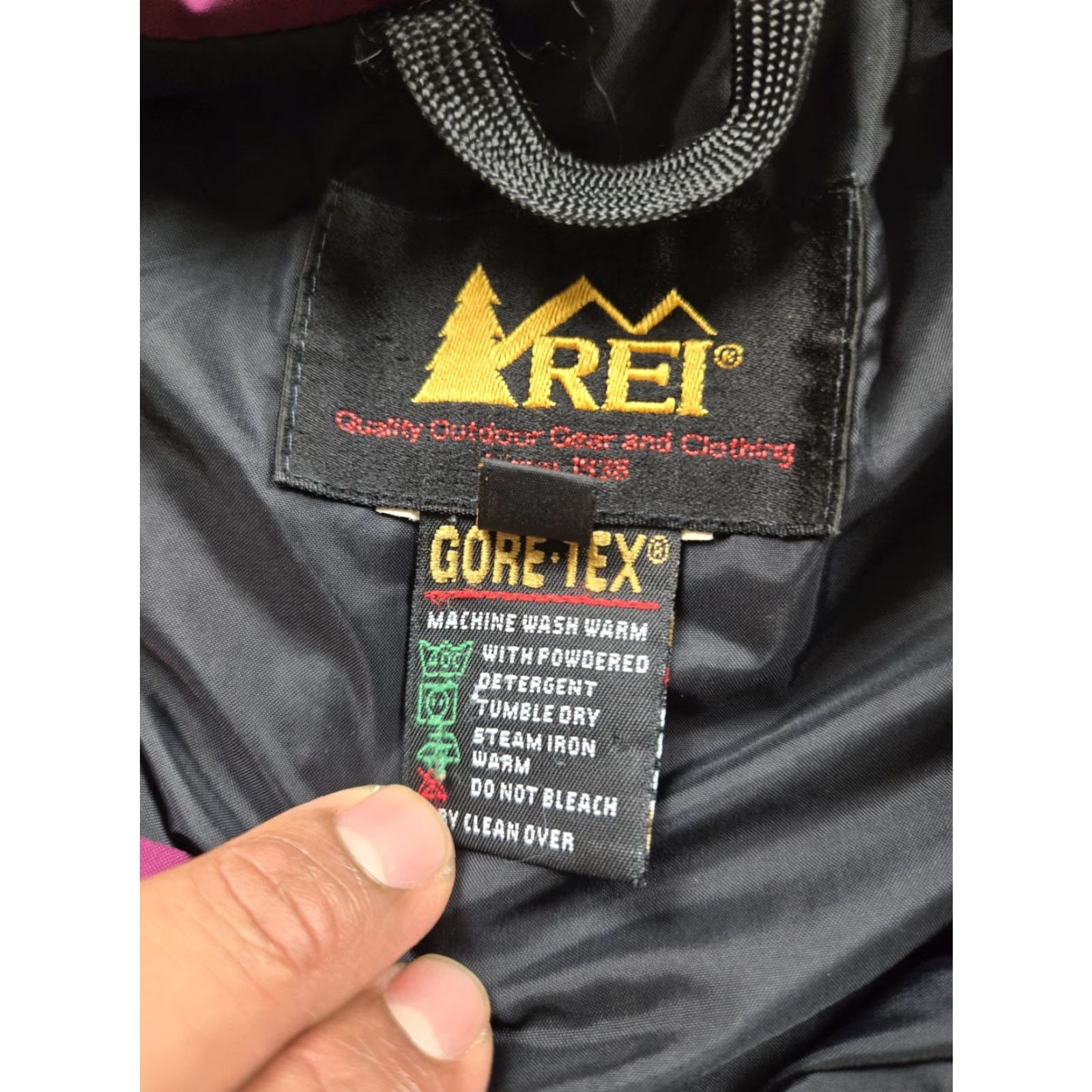 Vintage Vintage REI Jacket Womens Size 18 Black Gore-Tex Full Zip Outdoor Windbreaker Size XXL / US 16-18 / IT 52-54 - 7 Thumbnail