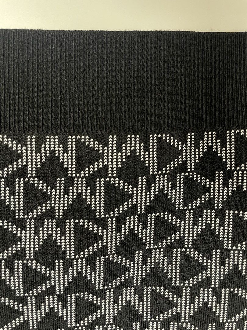 Michael Kors MICHAEL KORS Monogram Logo Mini Skirt Size 26" / US 2 / IT 38 - 7 Thumbnail