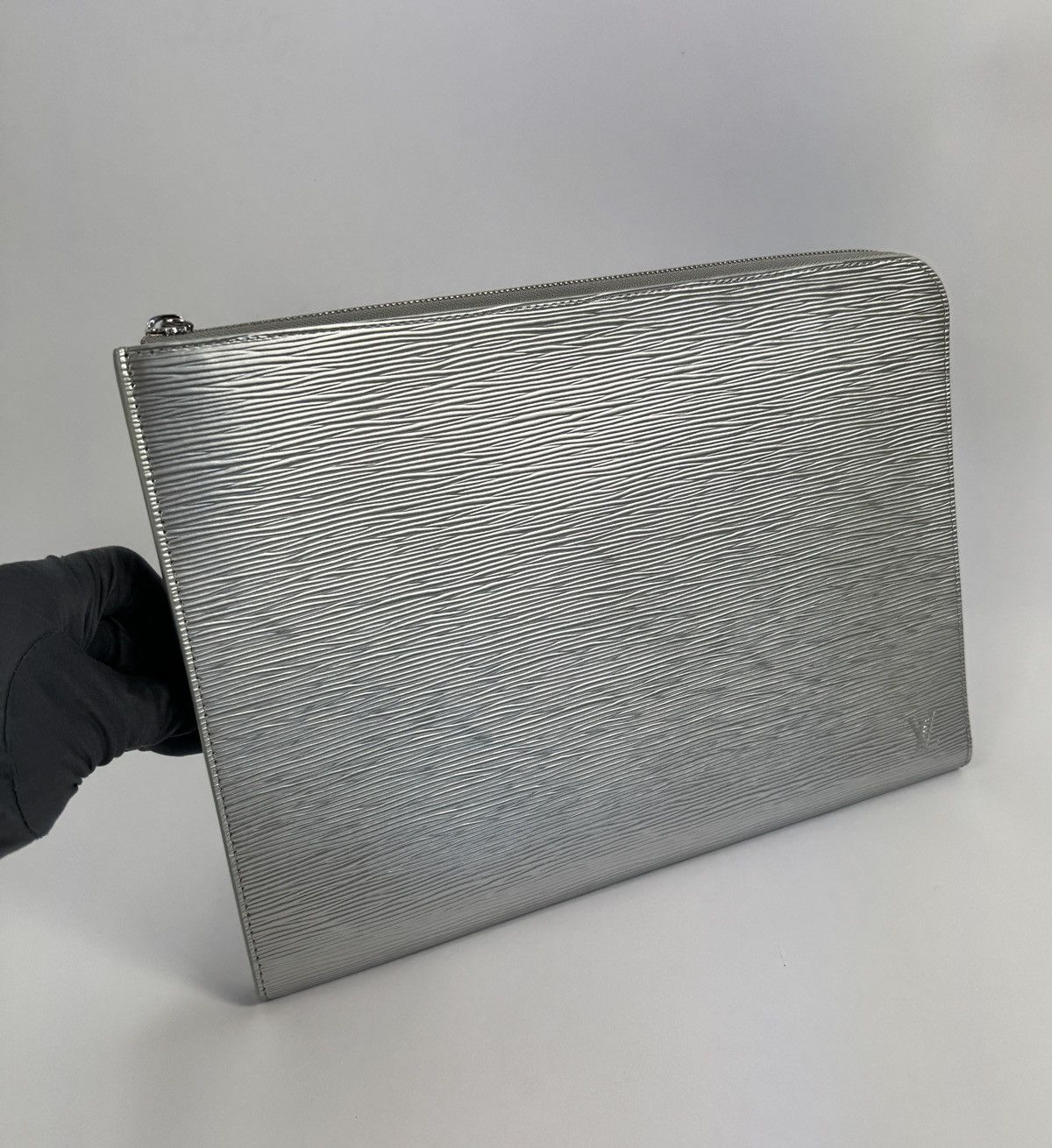 Louis Vuitton SILVER CHROME LAPTOP CASE Size ONE SIZE - 4 Thumbnail