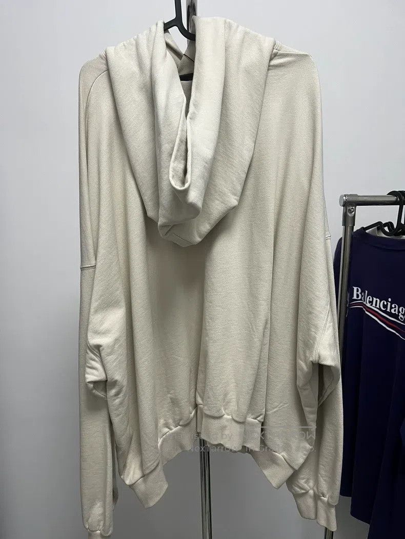 Balenciaga Balenciaga XXXL Slogan Logo Beige Hooded Sweatshirt Size US S / EU 44-46 / 1 - 2 Thumbnail