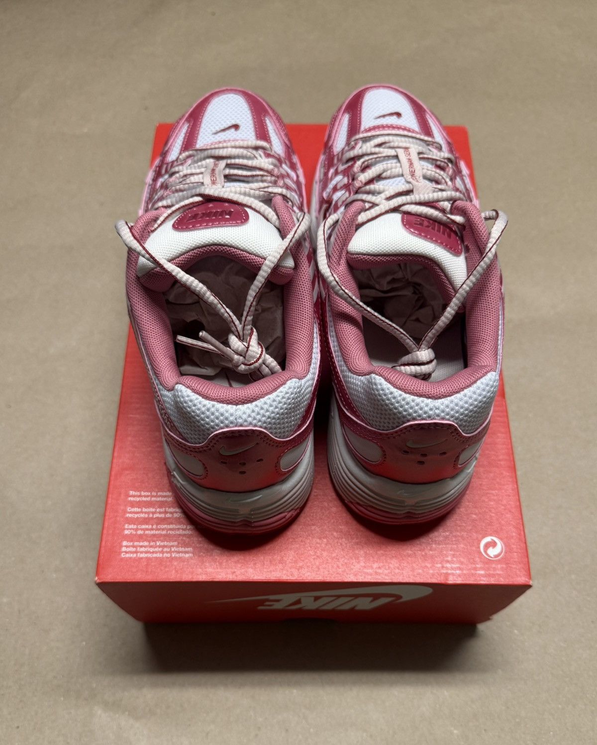 Nike Nike P-6000 Summit White Women’s size 8 running shoes NEW! Size US 8 / IT 38 - 4 Thumbnail
