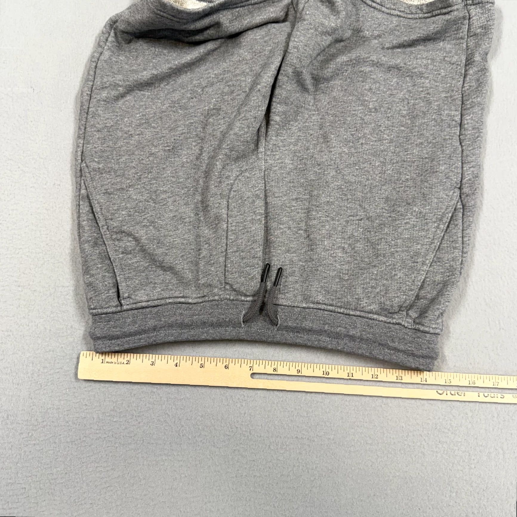 Patagonia Patagonia Shorts Mens XS Gray Sweat Fleece Elastic Waist 9 Inseam Lounge Casual Size US 27 - 5 Thumbnail