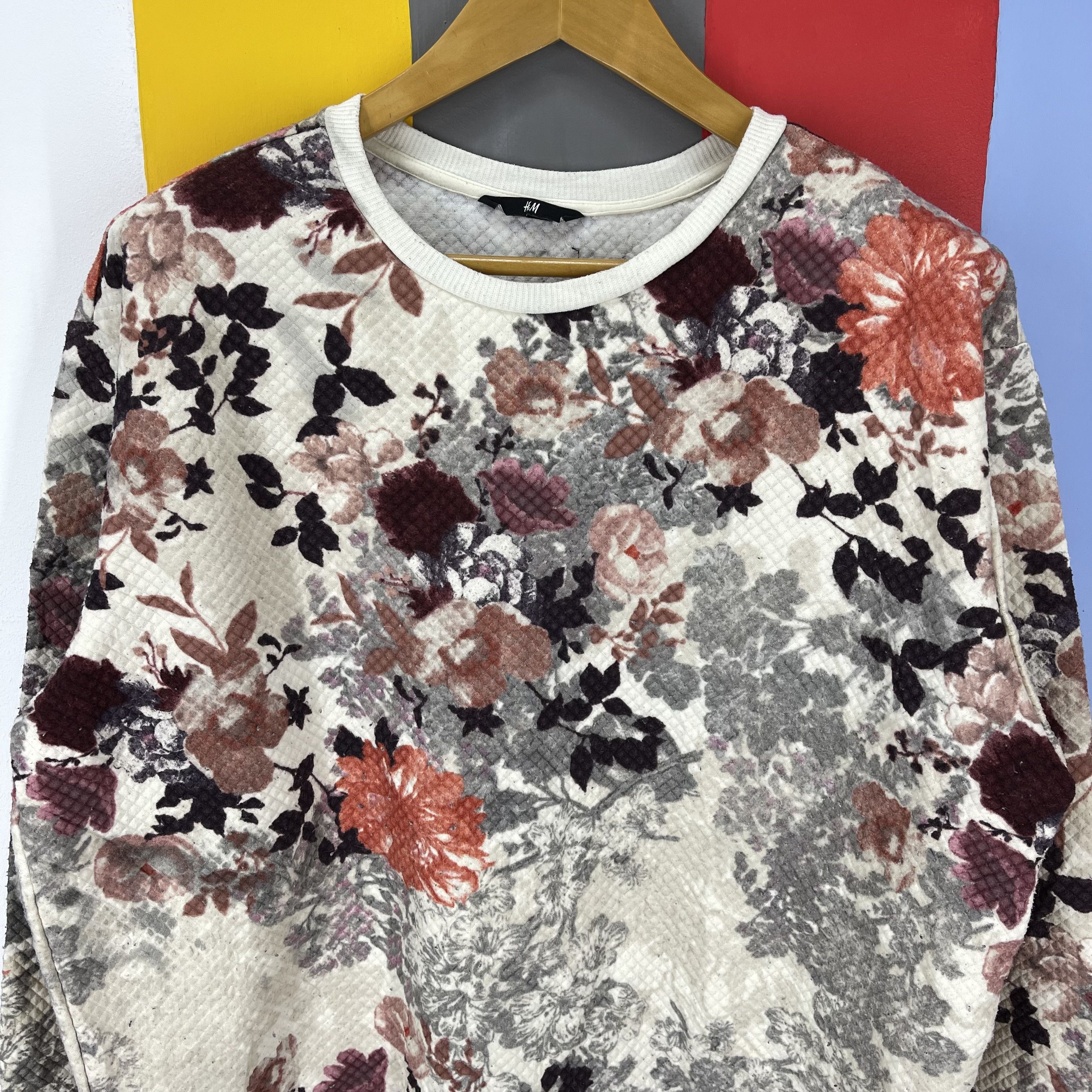 H&M H&M Flower Design Quilted Sweatshirt #1339/AU Size US L / EU 52-54 / 3 - 2 Thumbnail