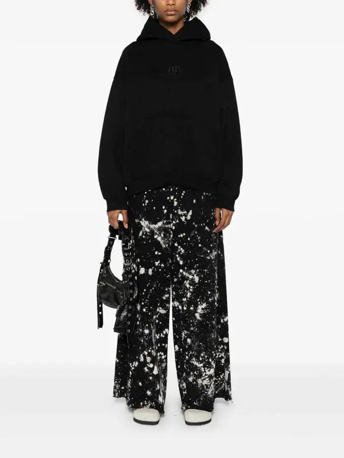 Balenciaga o1tr1nto0526 555 / BB Classic Hoodie Medium Fit in Black Size XS / US 0-2 / IT 36-38 - 2 Thumbnail