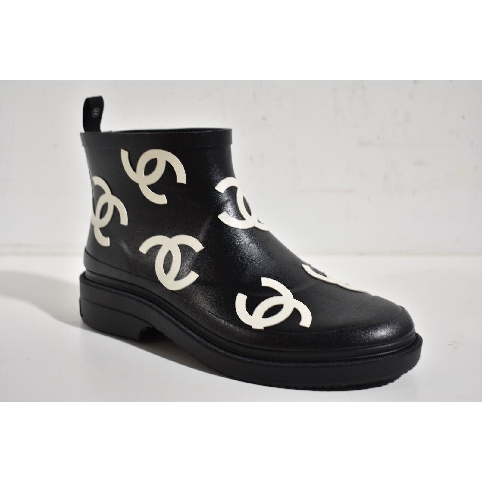 Chanel 23A All Over Logo Rubber Low Top Short Ankle Rain Boots 42 Size US 12 / IT 42 - 4 Thumbnail