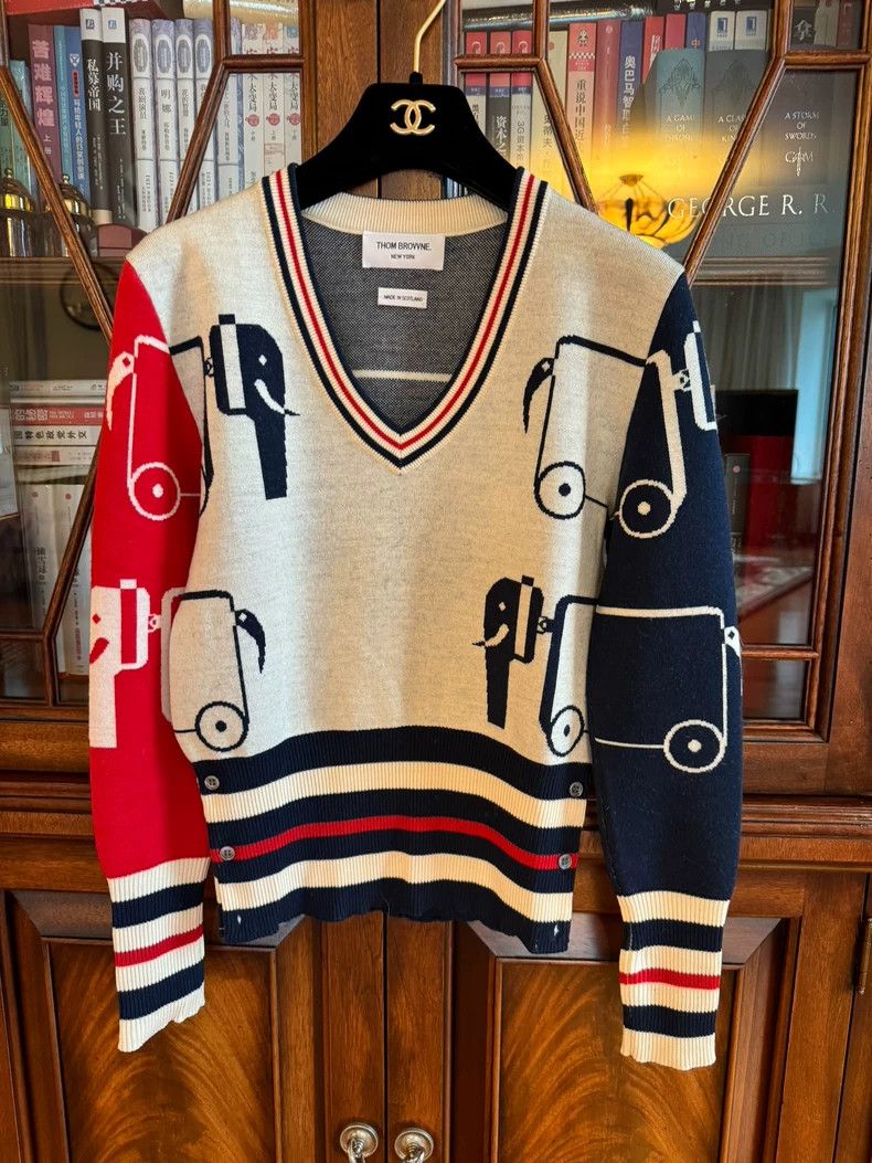 Thom Browne Thom Browne V-neck cashmere sweater Size S / US 4 / IT 40 - 1 Thumbnail