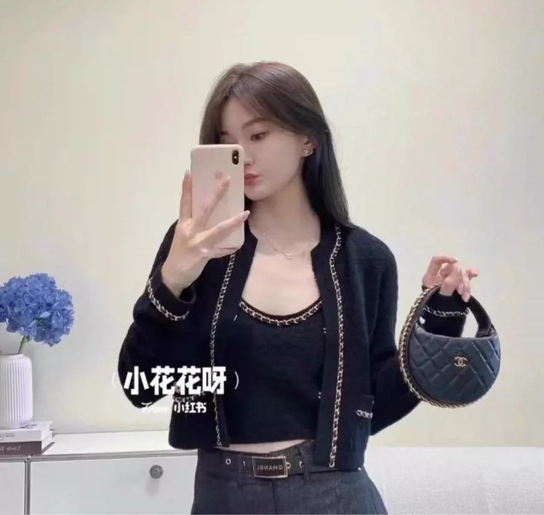 Chanel Chanel 23B black gold chain leather chain cashmere cardiga Size XS / US 0-2 / IT 36-38 - 7 Thumbnail