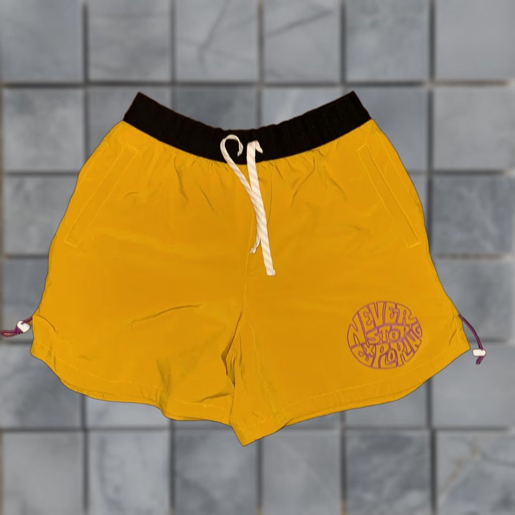 The North Face The North Face Women’s Shorts Medium Yellow Size 32" / US 10 / IT 46 - 1 Thumbnail