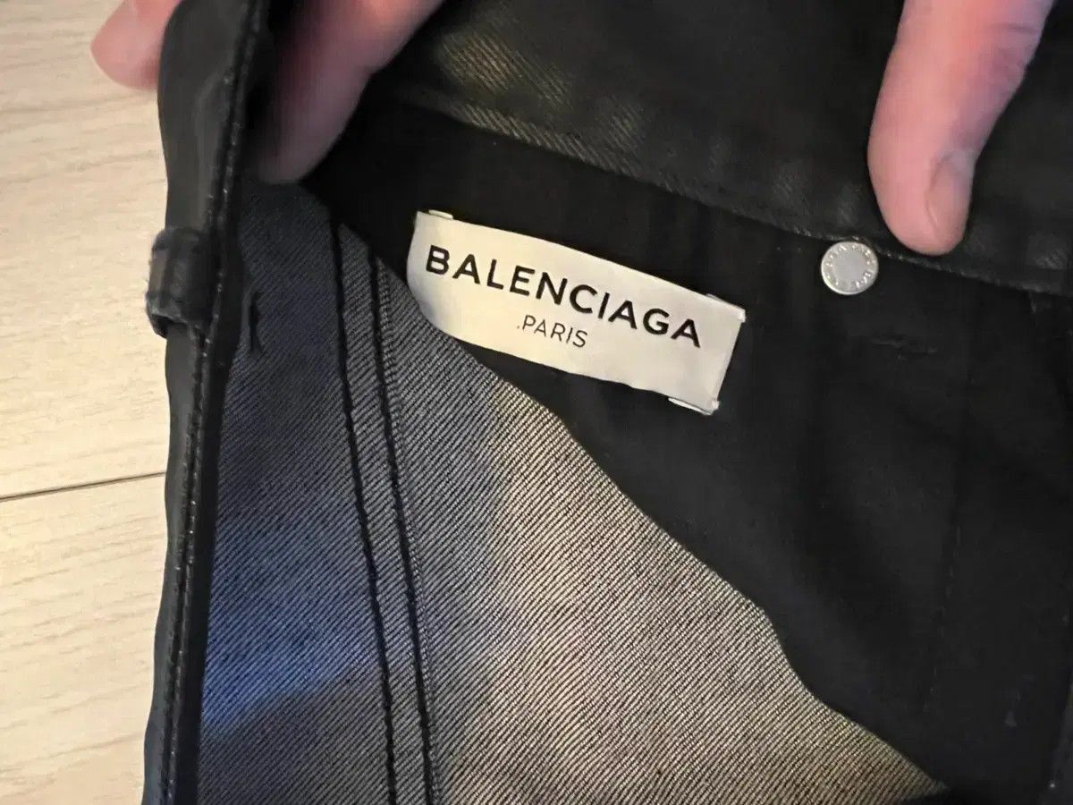 Balenciaga Balenciaga Waxed Denim jeans Size US 28 / EU 44 - 2 Thumbnail