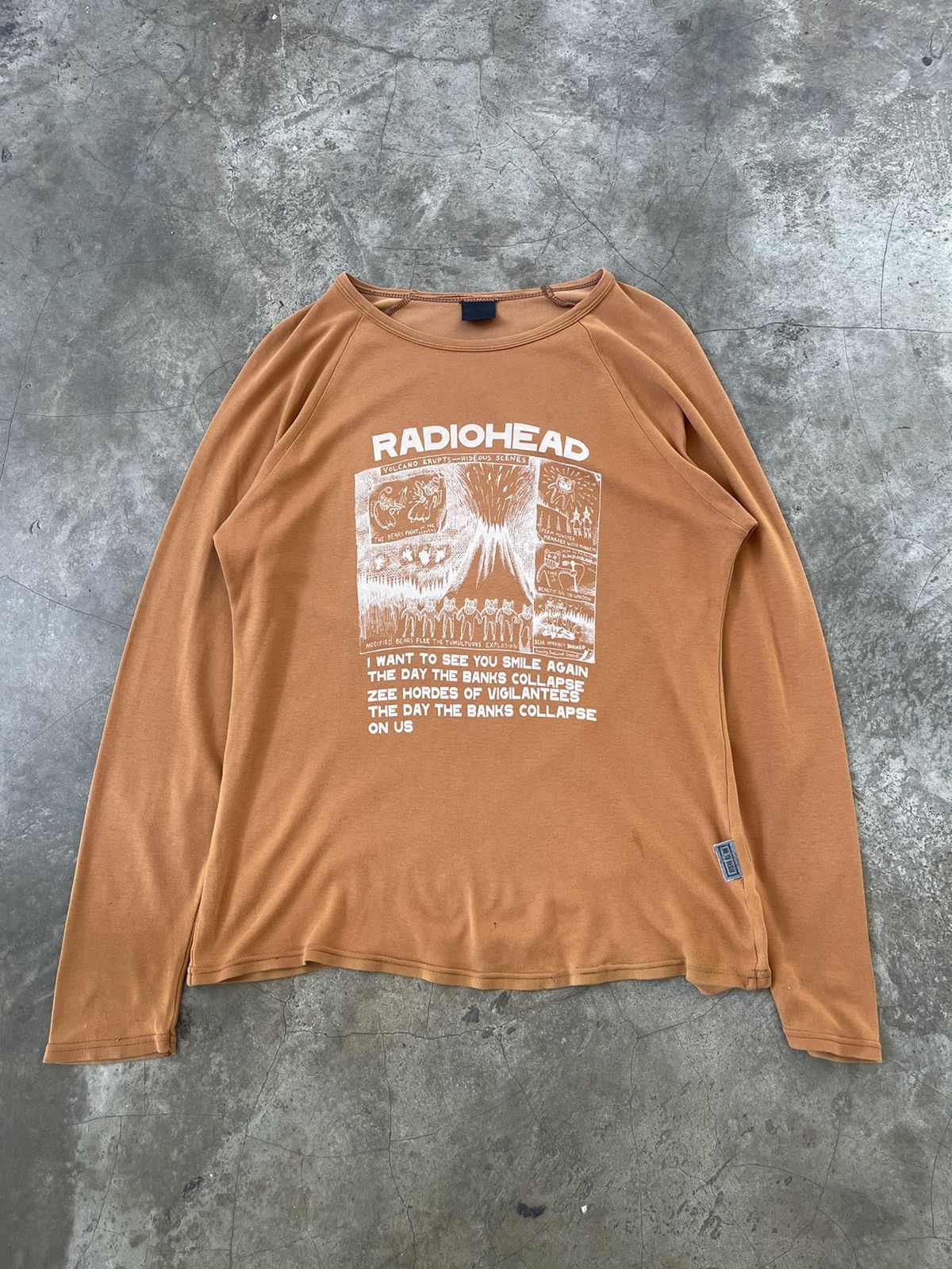 Band Tees Vintage 2000s Radiohead Volcano Erupts Longsleeve Shirt Size US M / EU 48-50 / 2 - 1 Thumbnail
