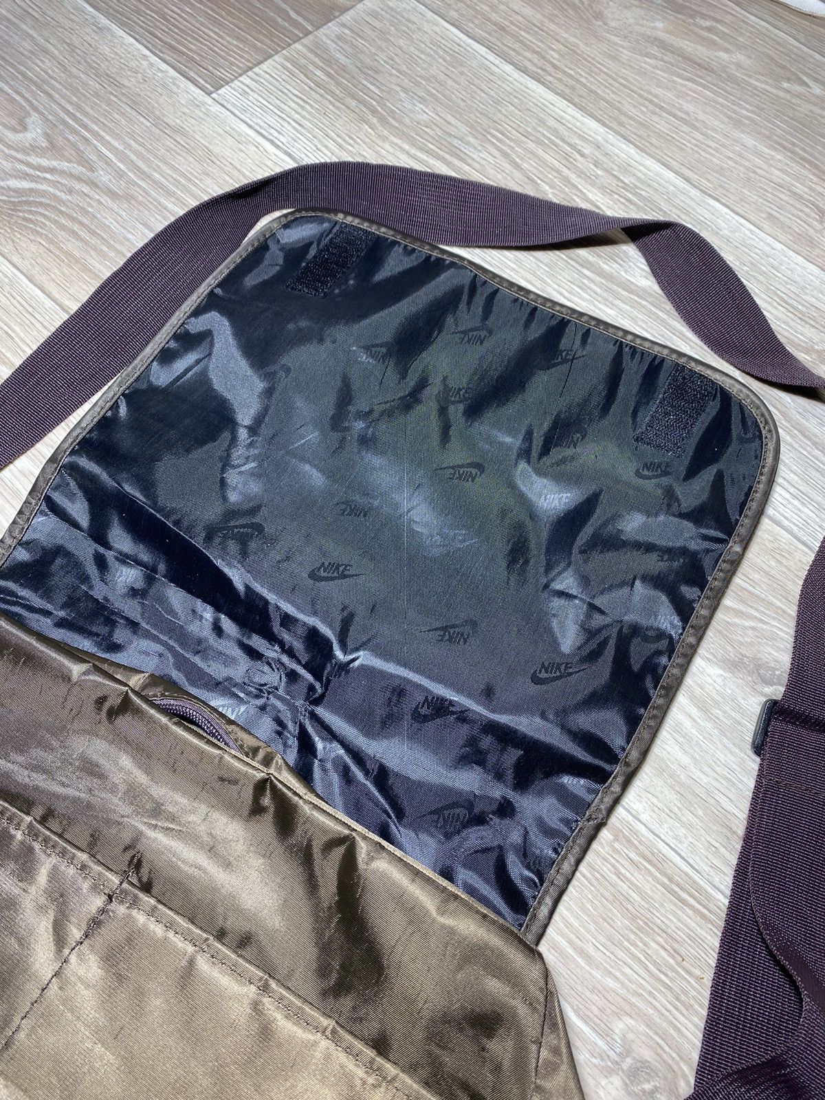 Nike Vintage Gorpcore Nike messenger sling pocket grailsale 🔥 bag Size ONE SIZE - 21 Thumbnail