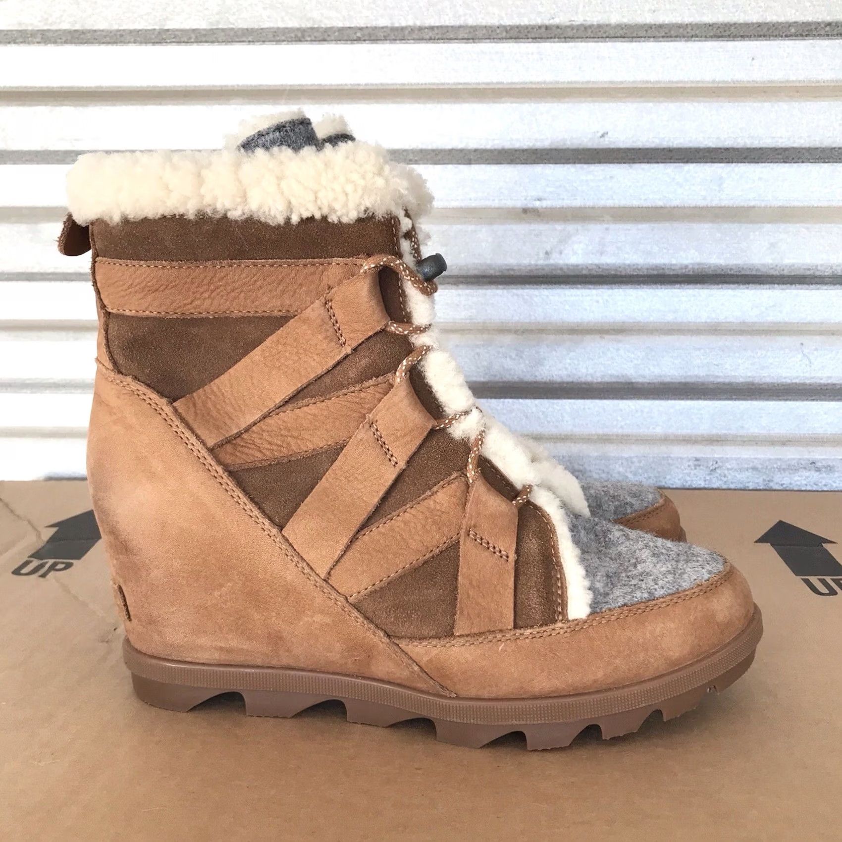 SOREL Sorel Women Brown Joan Of Arctic Wedge II Cozy Lace-Up Ankle Booties Boots 10 Brown Leather Suede Shearling Wedge Heel 3” Casual Fall Winter Womens Size US 10 / IT 40 - 2 Thumbnail