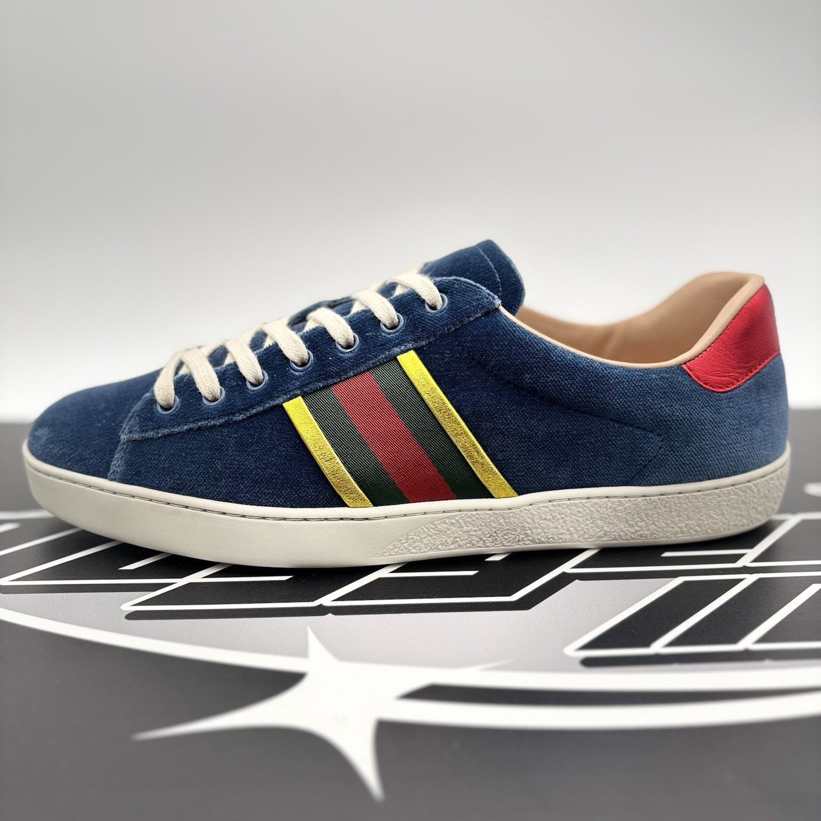 Gucci Gucci Ace ‘ Velvet Blue ‘ | GOOD CONDITION! Size US 9.5 / EU 42-43 - 11 Thumbnail