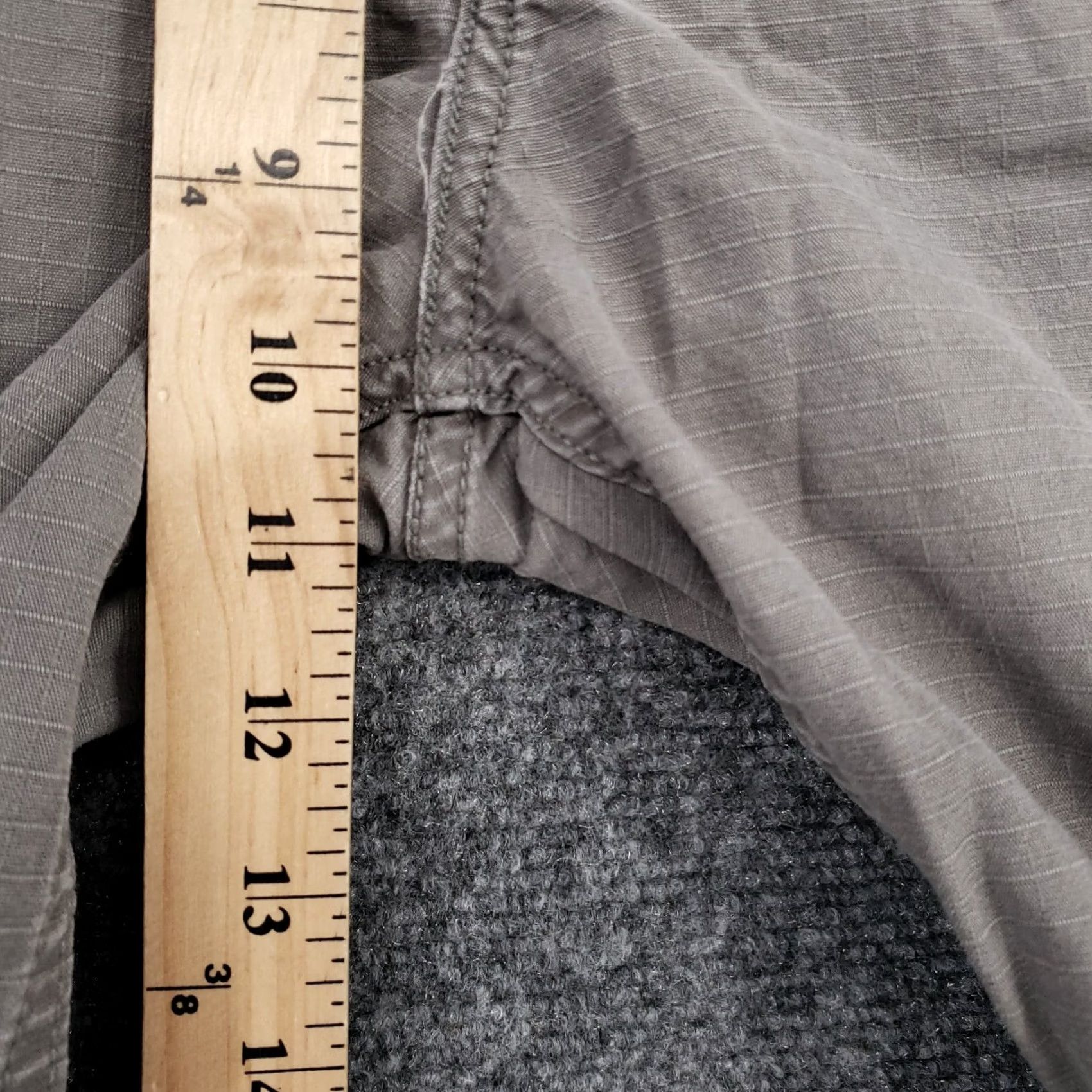 Levi's Levi's Cargo Shorts Mens 30 Gray Utility Zip Fly Bermuda Inseam 10in Size US 30 / EU 46 - 6 Thumbnail